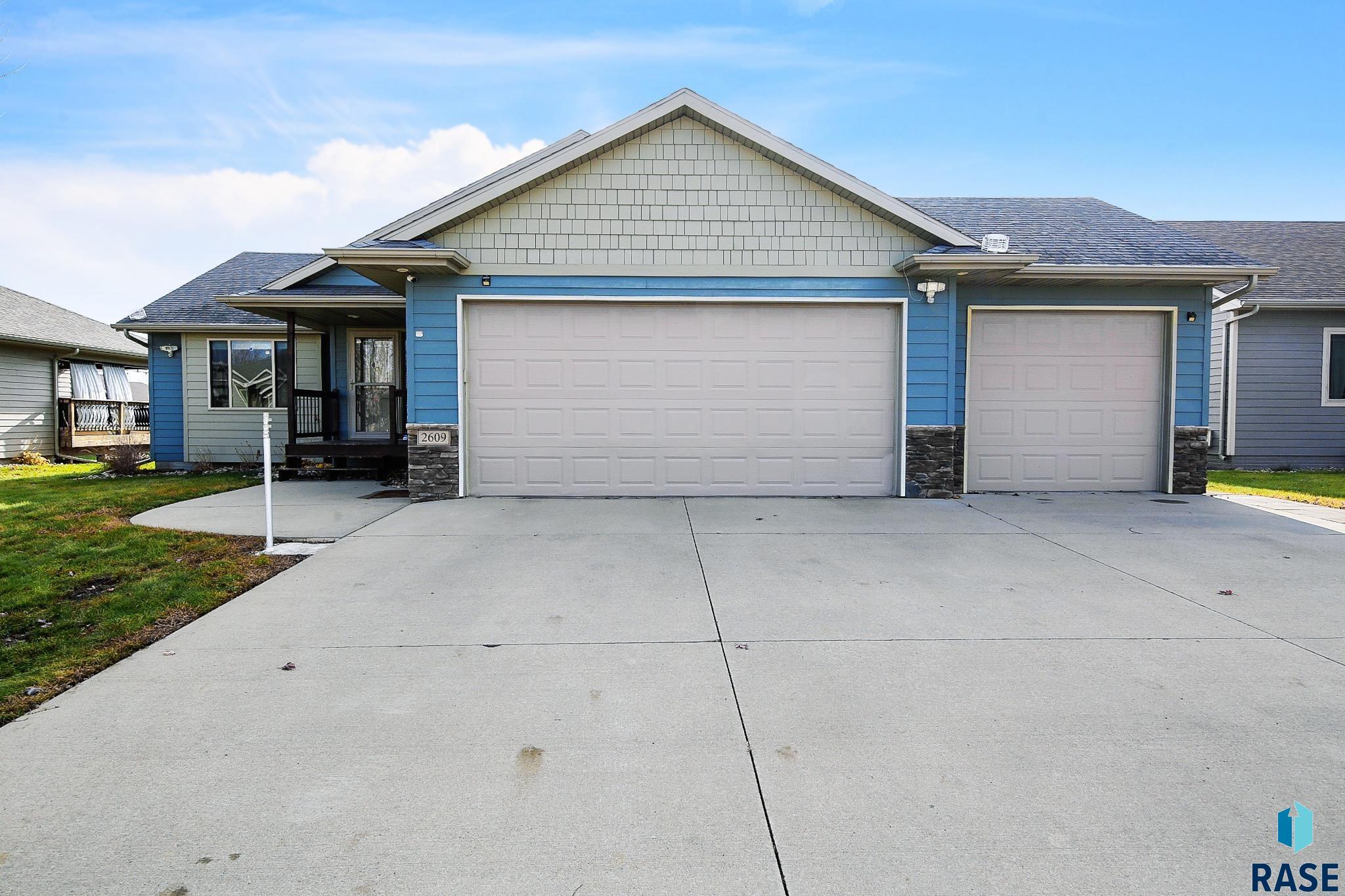 2609 E Sunflower St Street, Brandon, South Dakota image 1