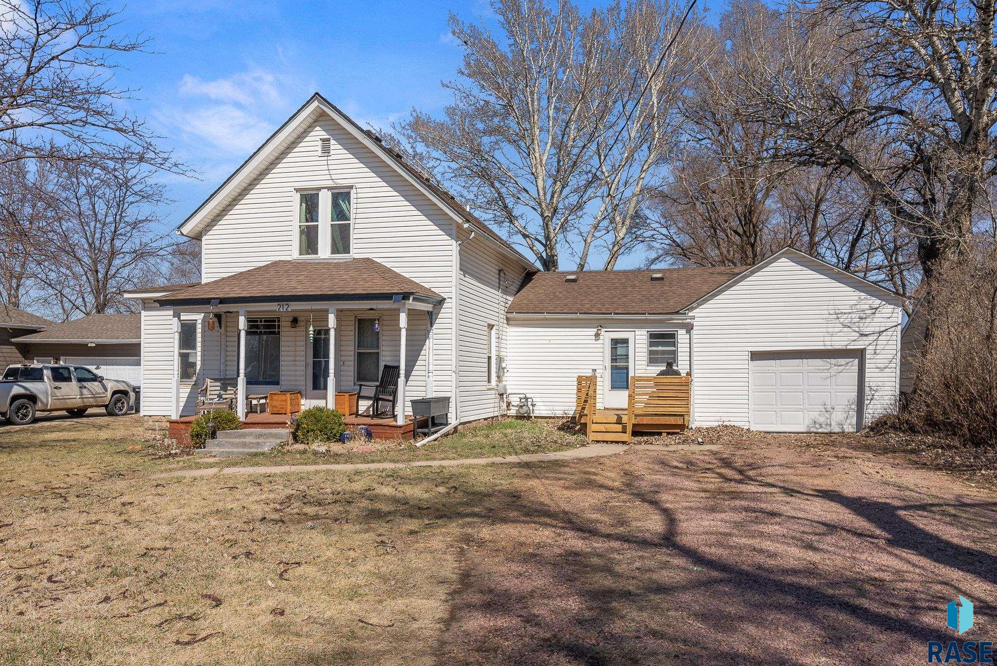 212 W Boynton Ave Avenue, Lennox, South Dakota image 2