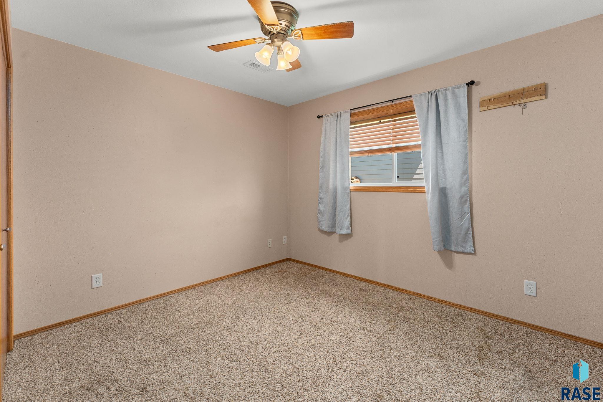 611 Teddy St Street, Harrisburg, New Jersey image 26
