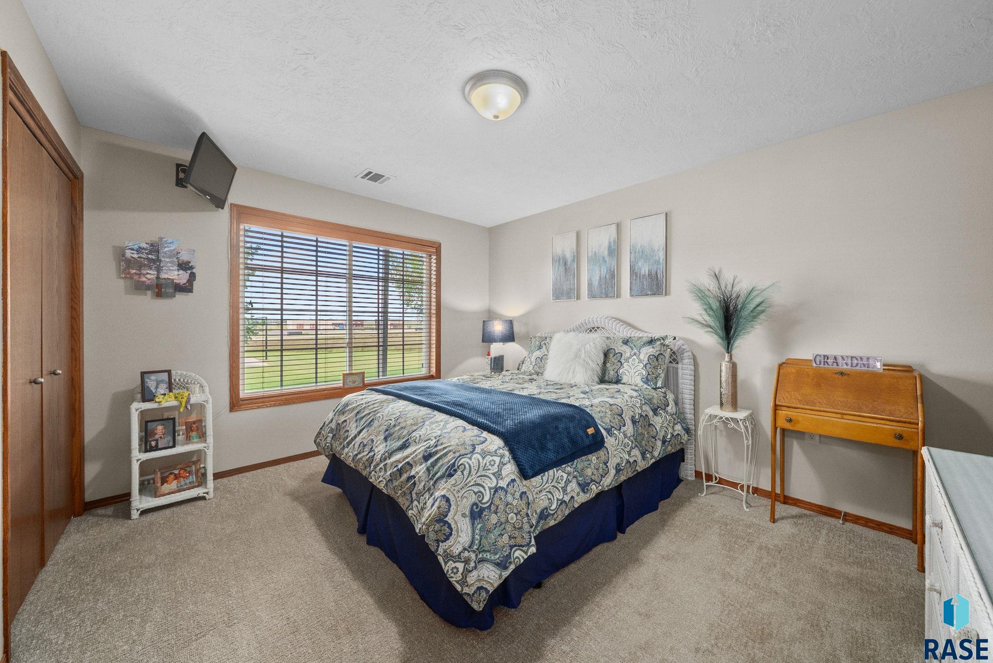 Sioux Falls, South Dakota 57107, United States, 2 Bedrooms Bedrooms, ,1 BathroomBathrooms,Residential,Active,218696