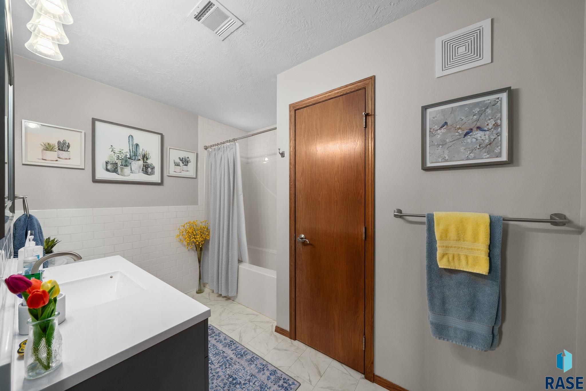 Sioux Falls, South Dakota 57107, United States, 2 Bedrooms Bedrooms, ,1 BathroomBathrooms,Residential,Active,218696