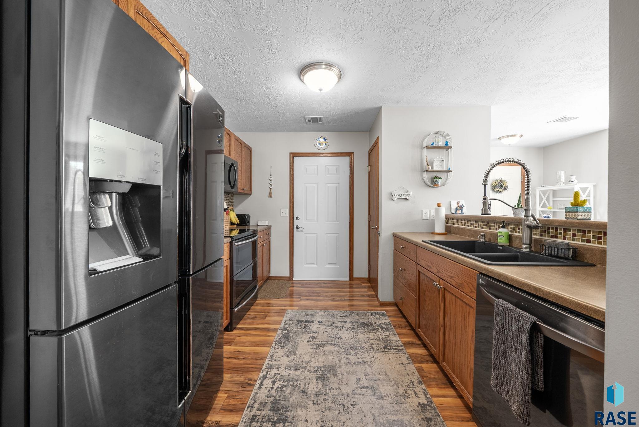 Sioux Falls, South Dakota 57107, United States, 2 Bedrooms Bedrooms, ,1 BathroomBathrooms,Residential,Active,218696