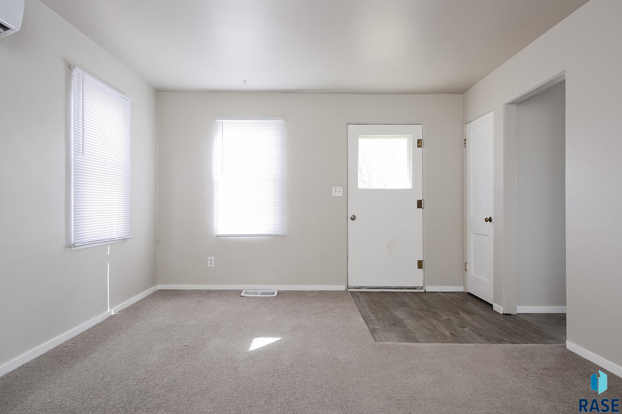 1933 S Lake Ave Avenue, Sioux Falls, South Dakota image 2