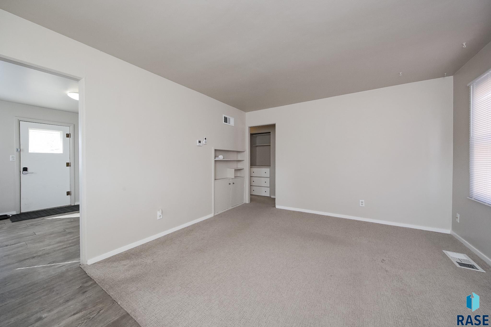 1933 S Lake Ave Avenue, Sioux Falls, South Dakota image 4