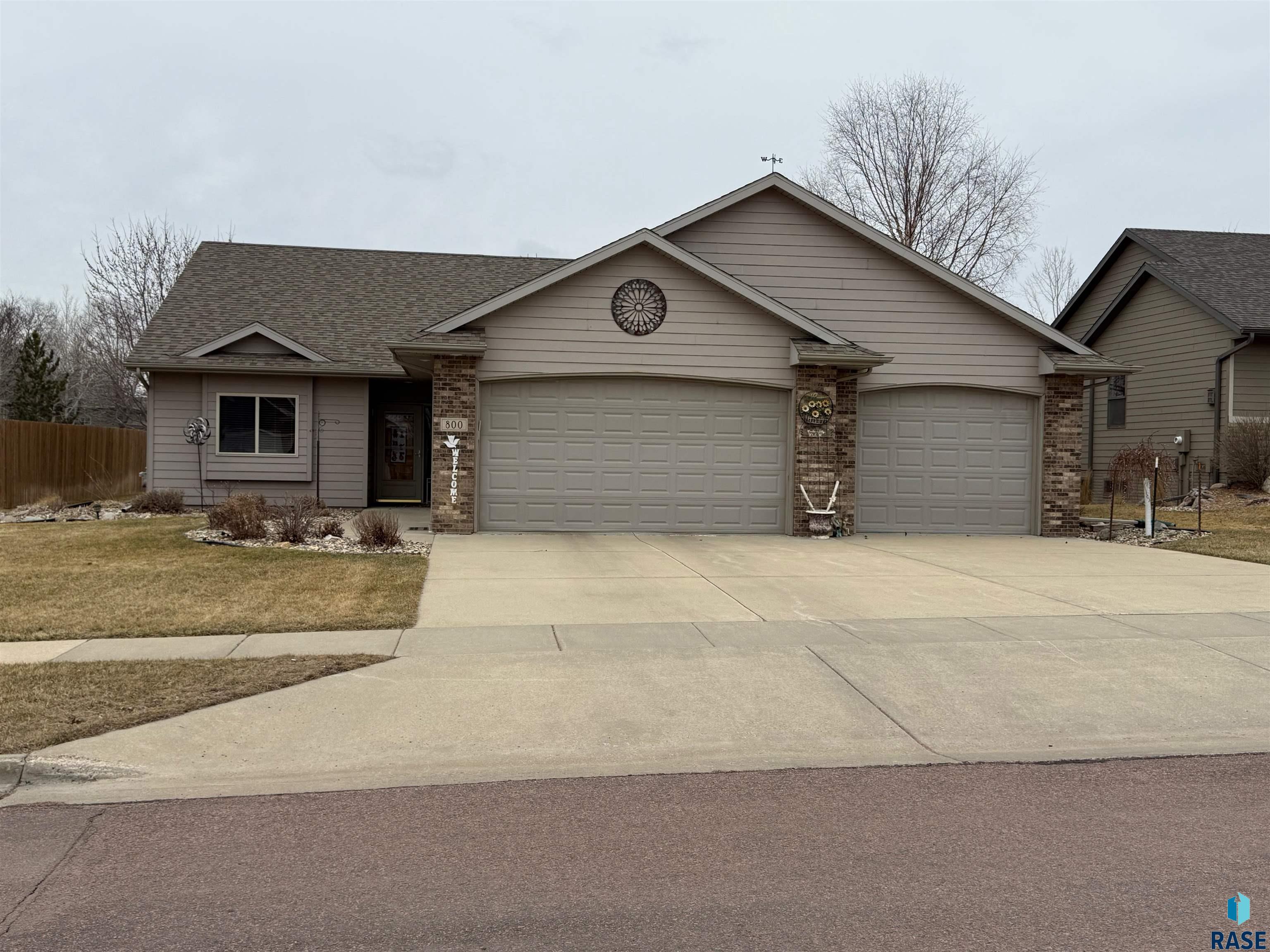 800 W Sterling Oak Cir Circle, Sioux Falls, South Dakota image 1