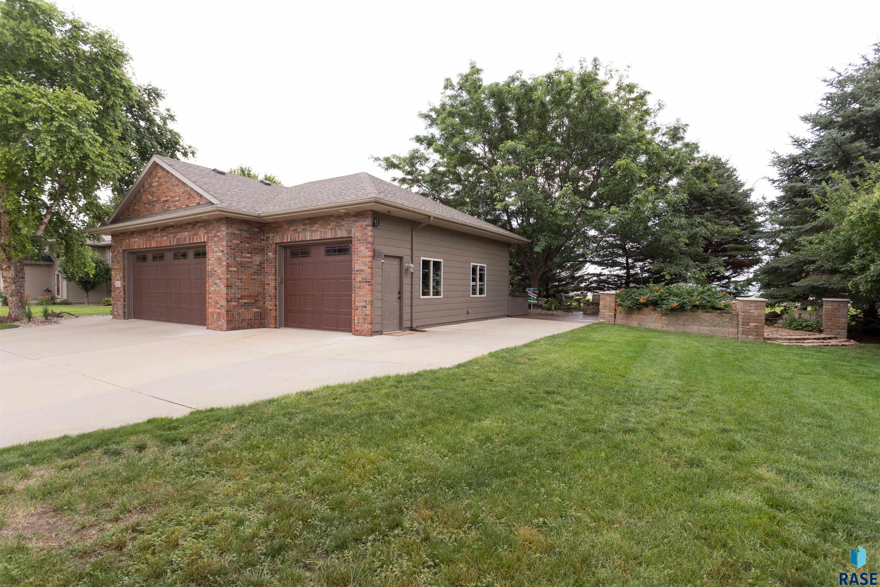 512 S Country Club Ave Avenue, Brandon, South Dakota image 25