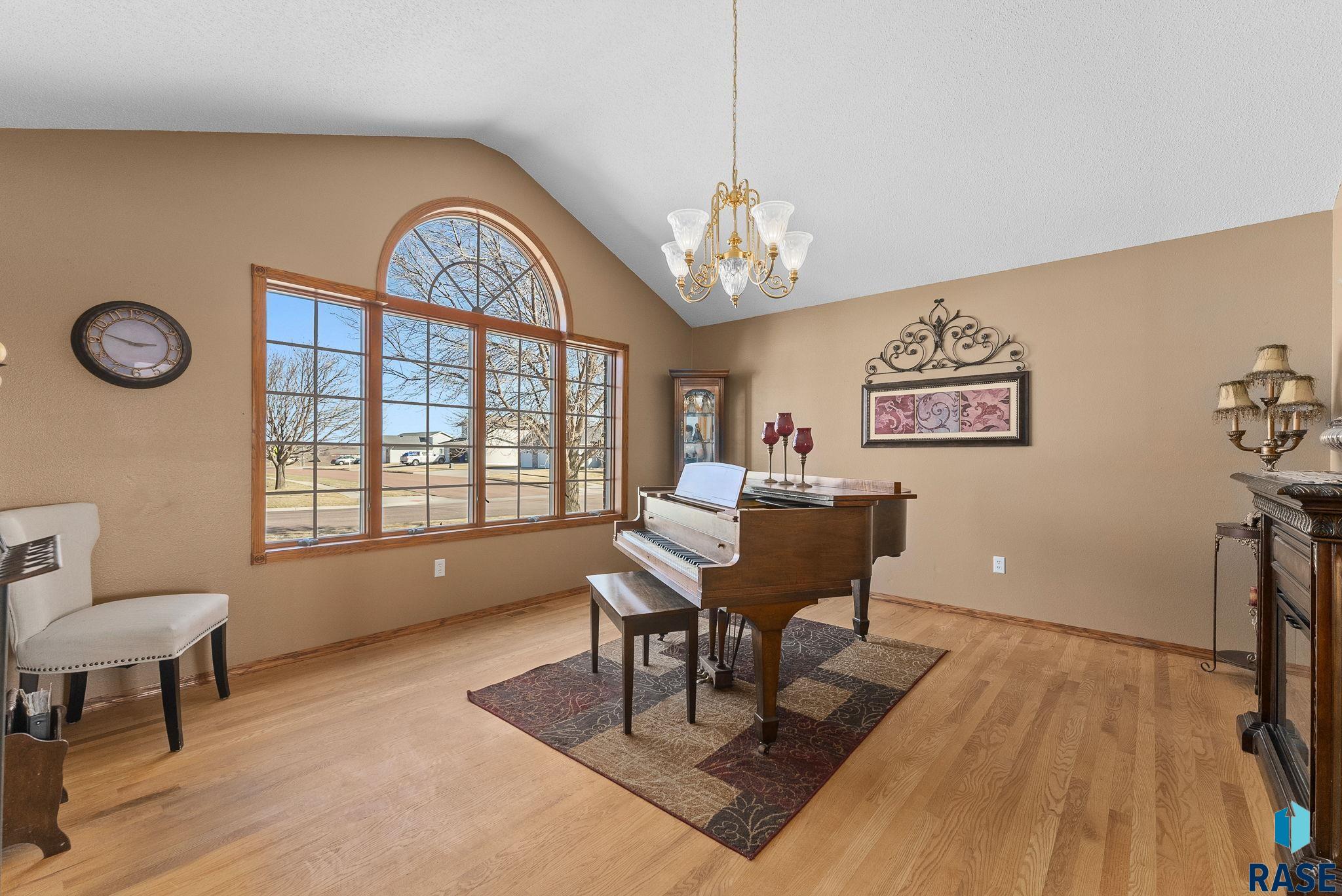 1001 Westview Dr Drive, Dell Rapids, South Dakota image 6