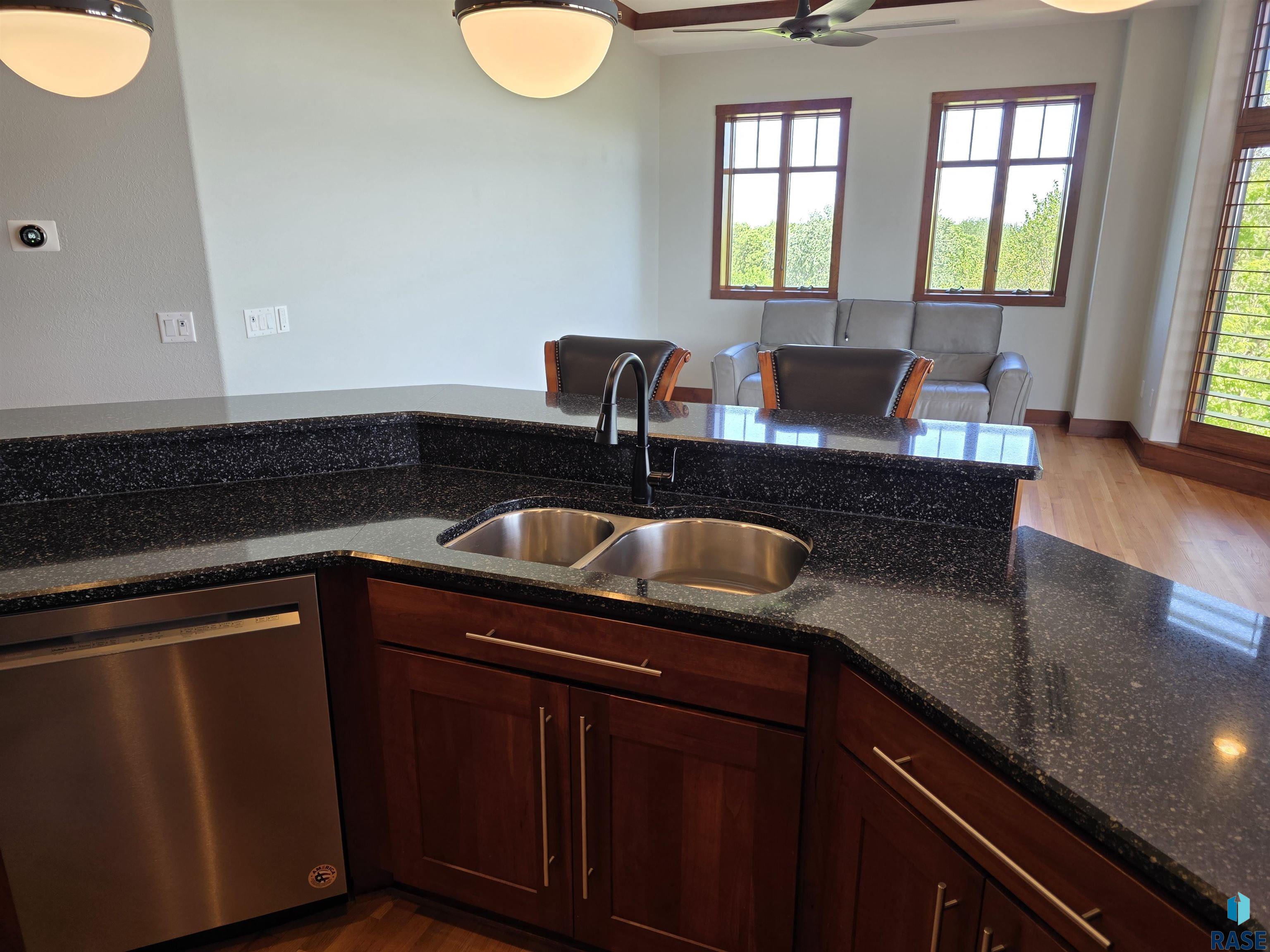 2908 W 37th Cir Circle #302, Sioux Falls, New Jersey image 12