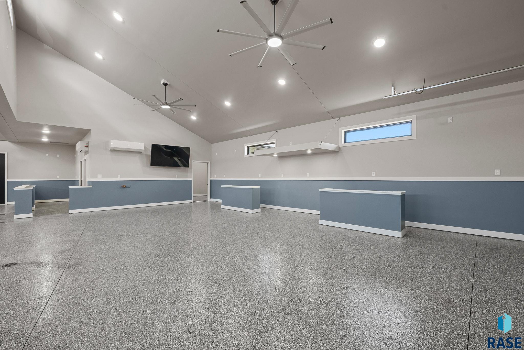 Sioux Falls, South Dakota 57110, United States, 3 Bedrooms Bedrooms, ,3 BathroomsBathrooms,Residential,Active,124067