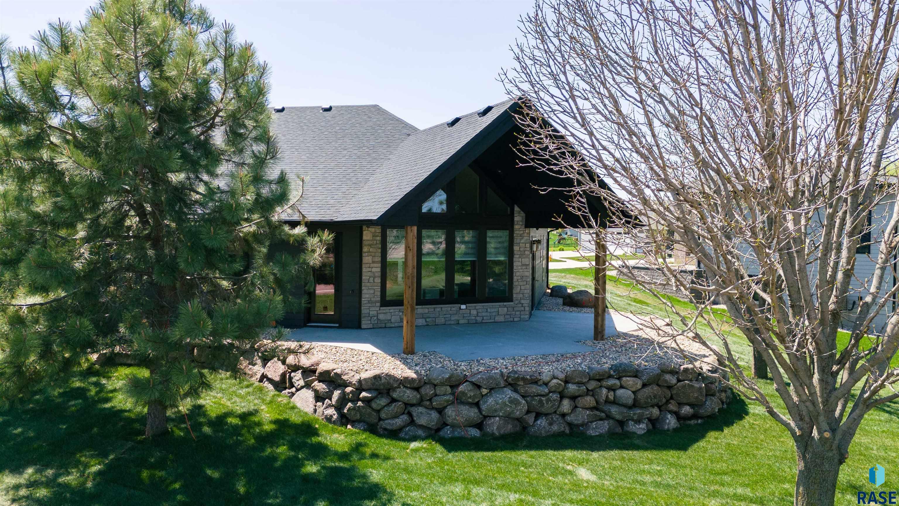 Sioux Falls, South Dakota 57110, United States, 3 Bedrooms Bedrooms, ,3 BathroomsBathrooms,Residential,Active,124067