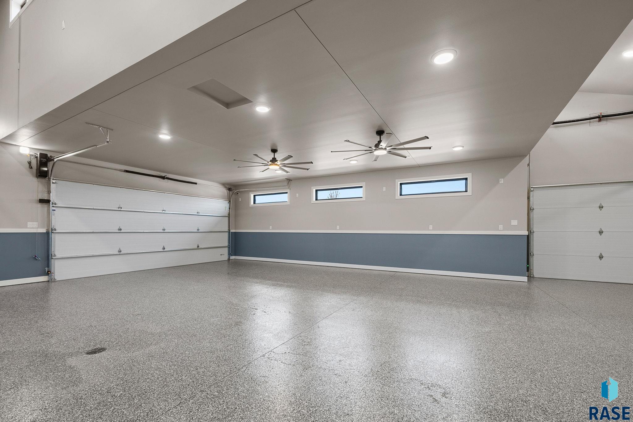 Sioux Falls, South Dakota 57110, United States, 3 Bedrooms Bedrooms, ,3 BathroomsBathrooms,Residential,Active,124067