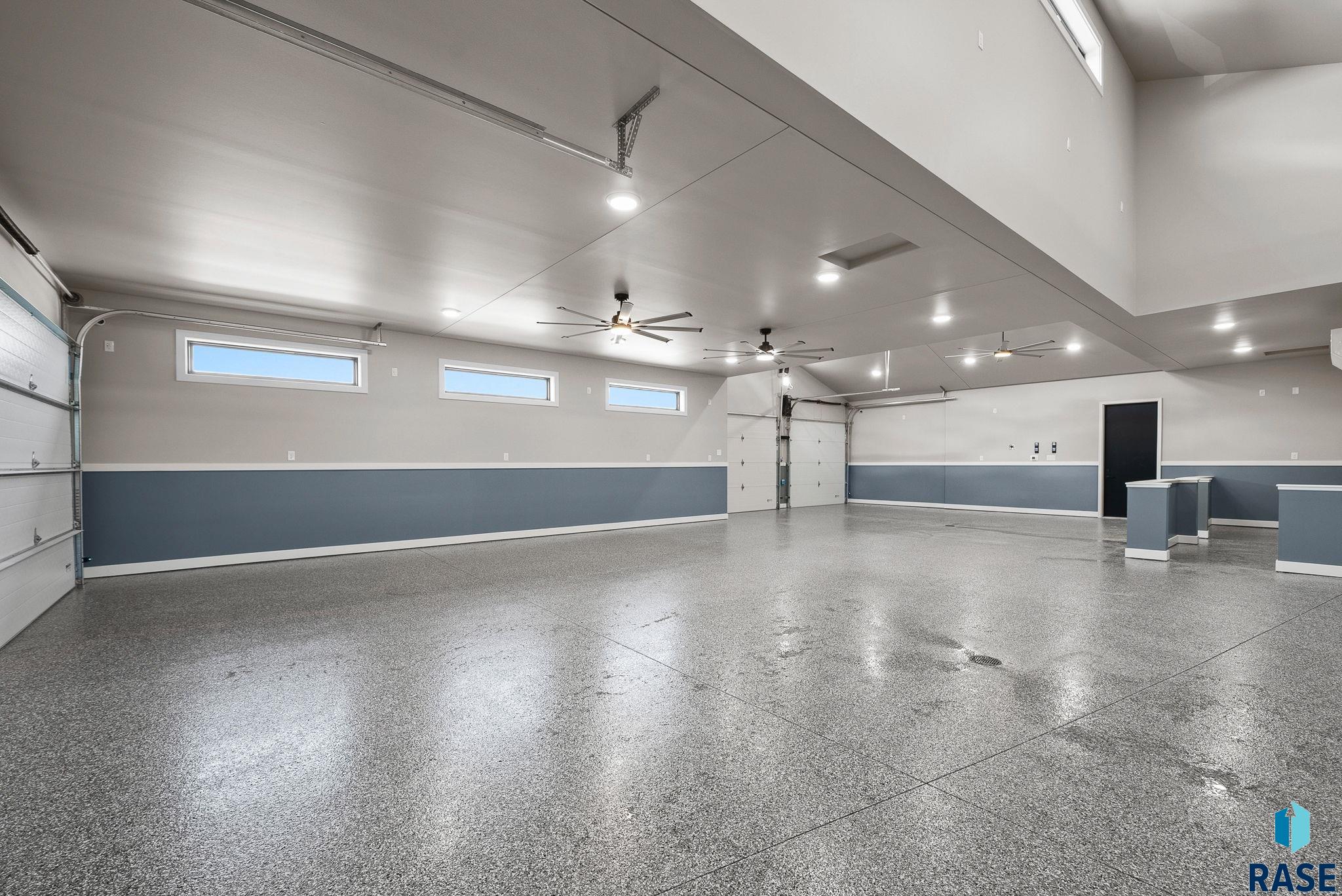 Sioux Falls, South Dakota 57110, United States, 3 Bedrooms Bedrooms, ,3 BathroomsBathrooms,Residential,Active,124067