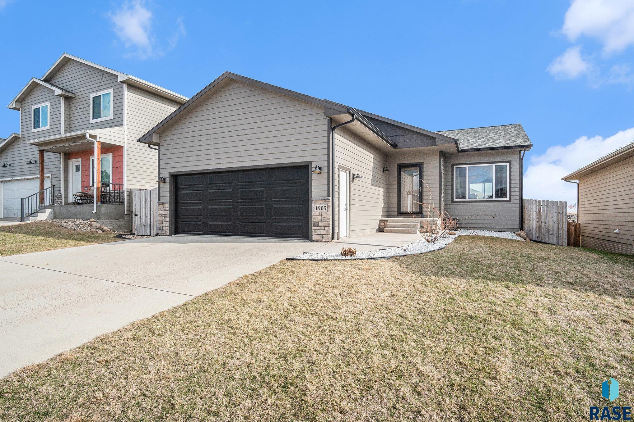 1905 E 70th St N Street, Sioux Falls, South Dakota image 1