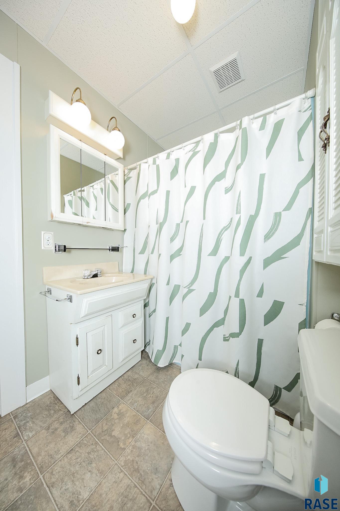 1009 3rd St Street, Garretson, New Jersey image 12