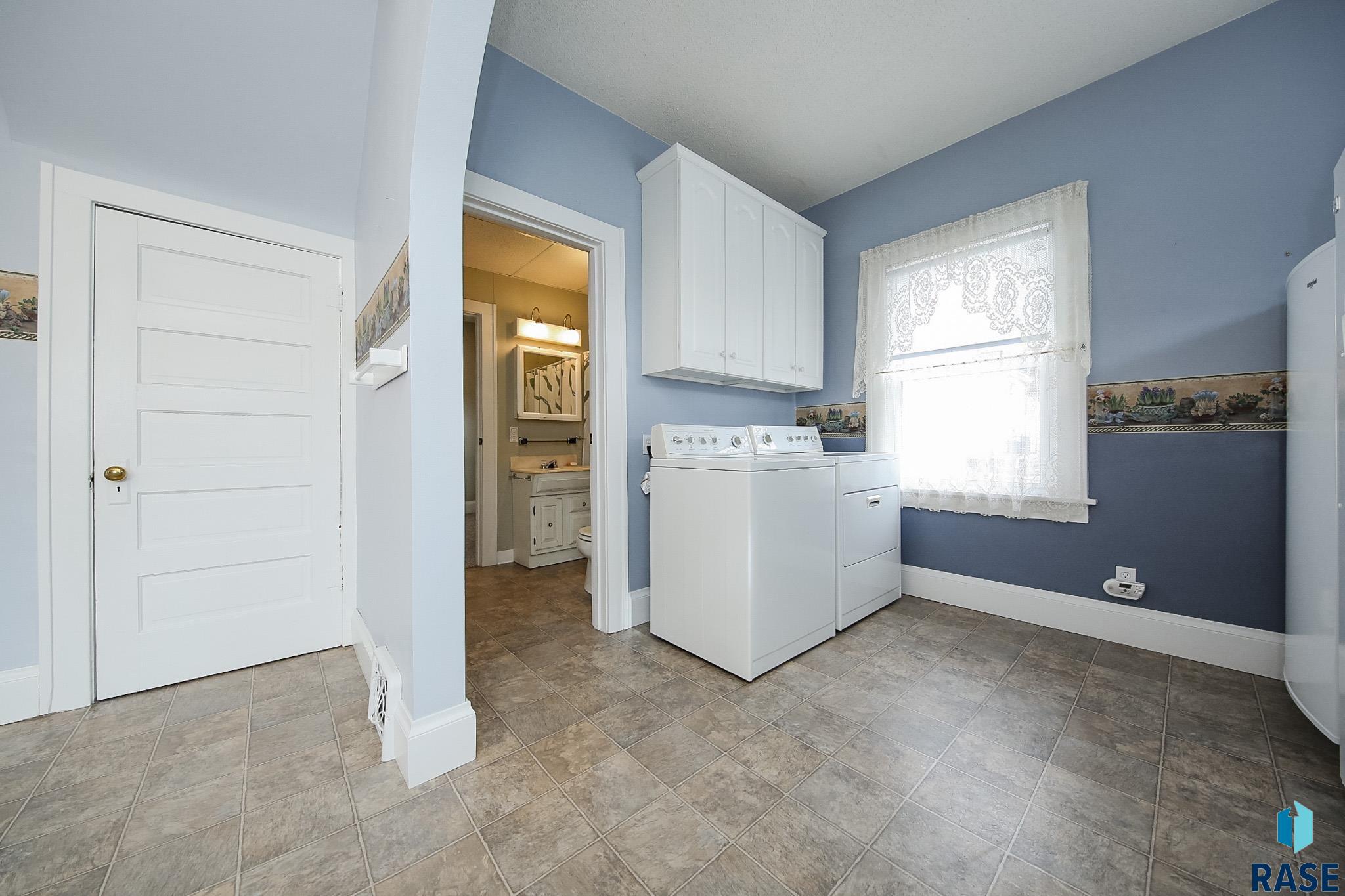 1009 3rd St Street, Garretson, New Jersey image 9