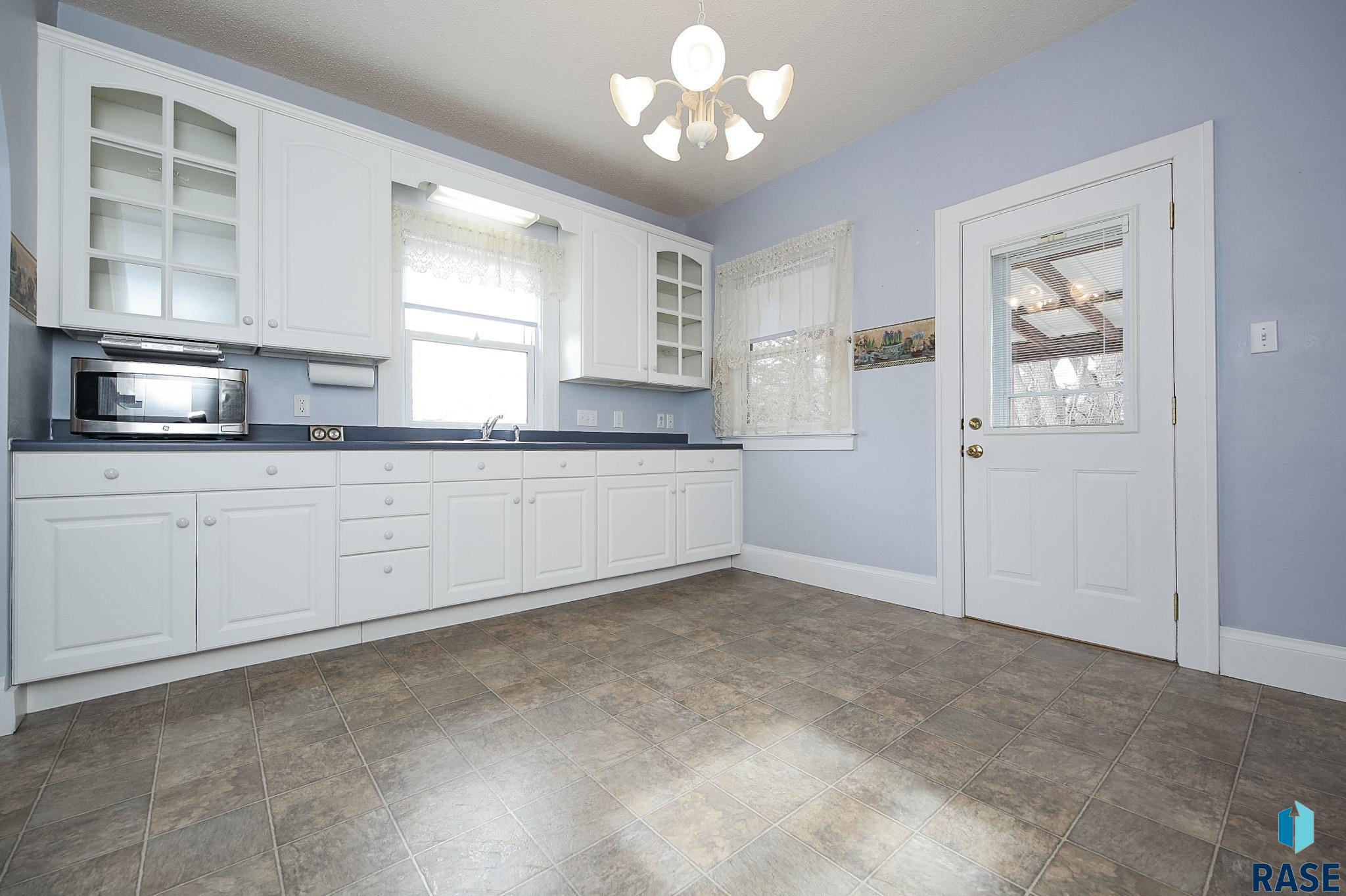 1009 3rd St Street, Garretson, New Jersey image 11
