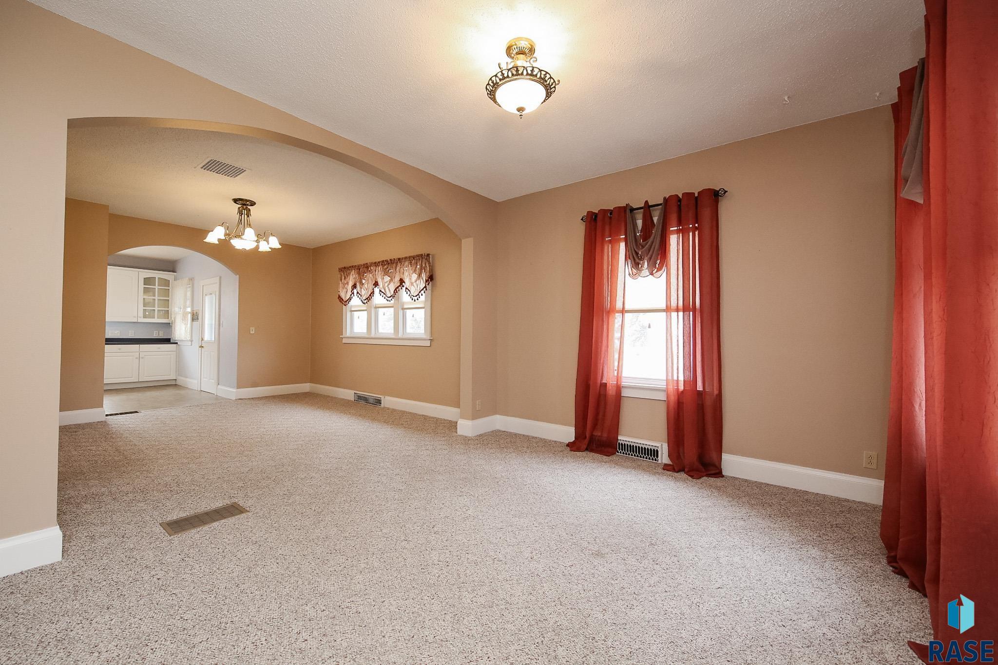 1009 3rd St Street, Garretson, New Jersey image 16
