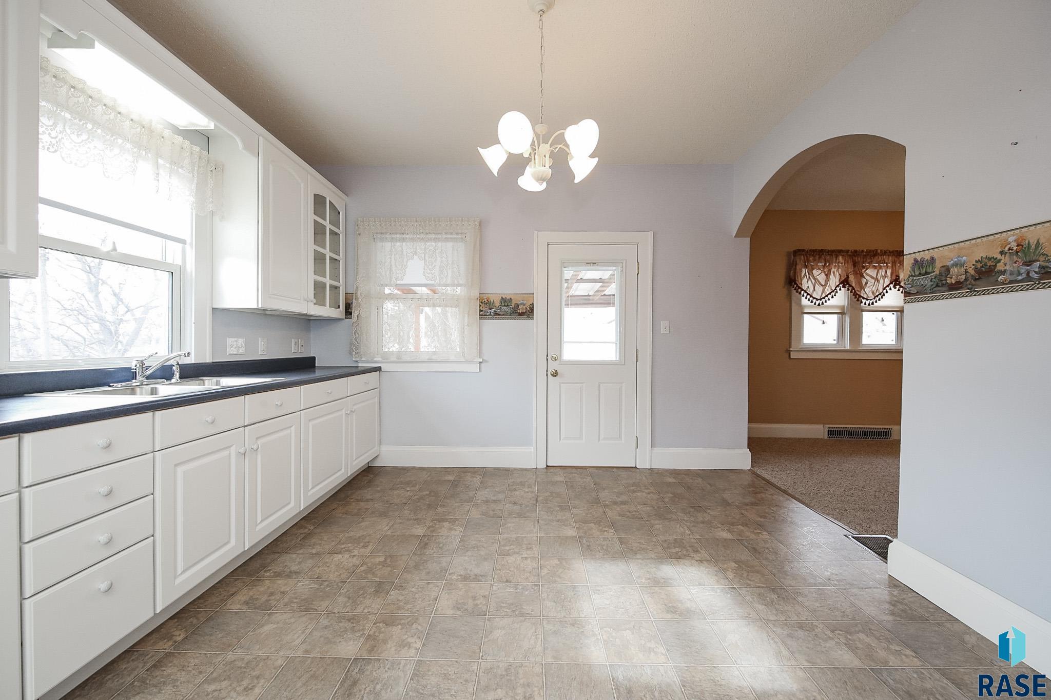 1009 3rd St Street, Garretson, New Jersey image 10