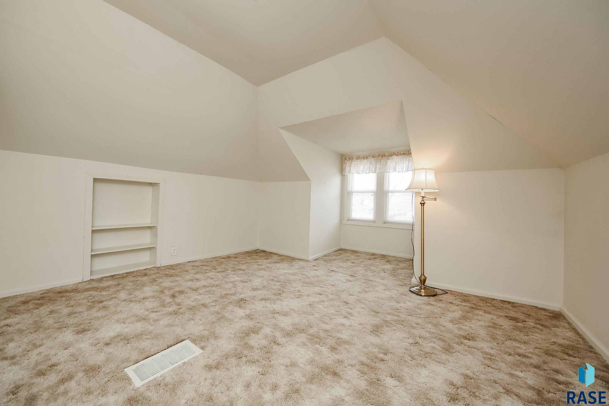 1009 3rd St Street, Garretson, New Jersey image 18