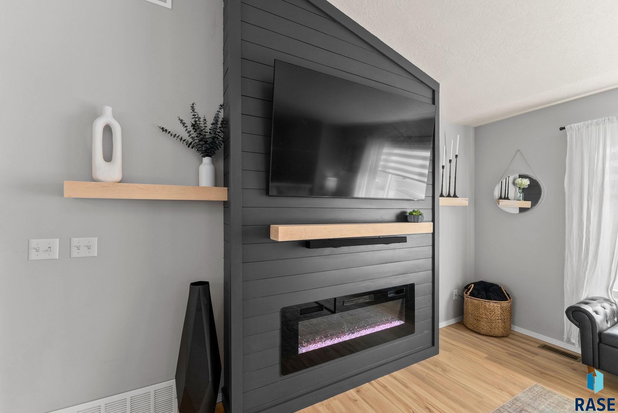 Sioux Falls, South Dakota 57106, United States, 3 Bedrooms Bedrooms, ,2 BathroomsBathrooms,Residential,Contingent,102372