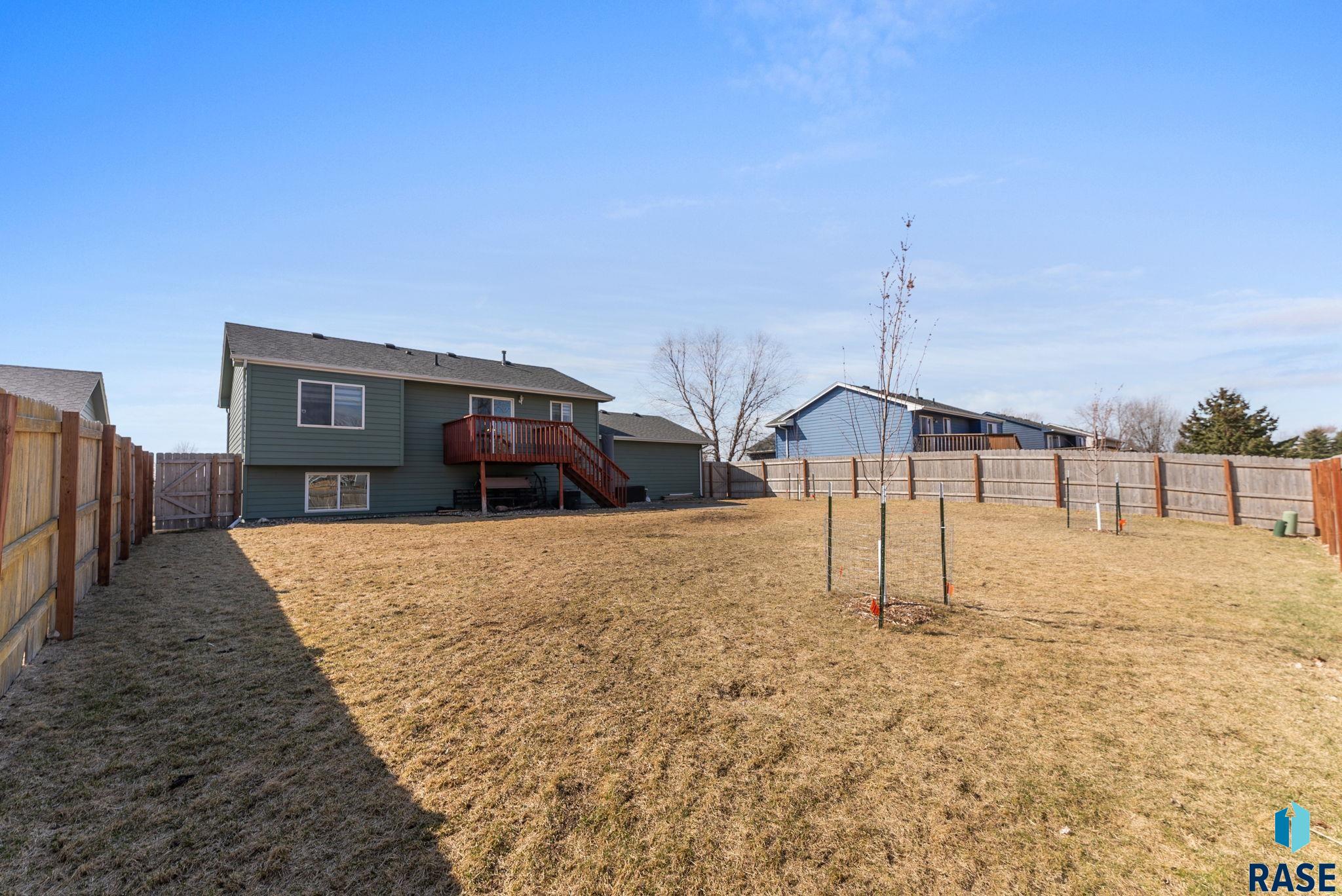 Sioux Falls, South Dakota 57106, United States, 3 Bedrooms Bedrooms, ,2 BathroomsBathrooms,Residential,Contingent,102372