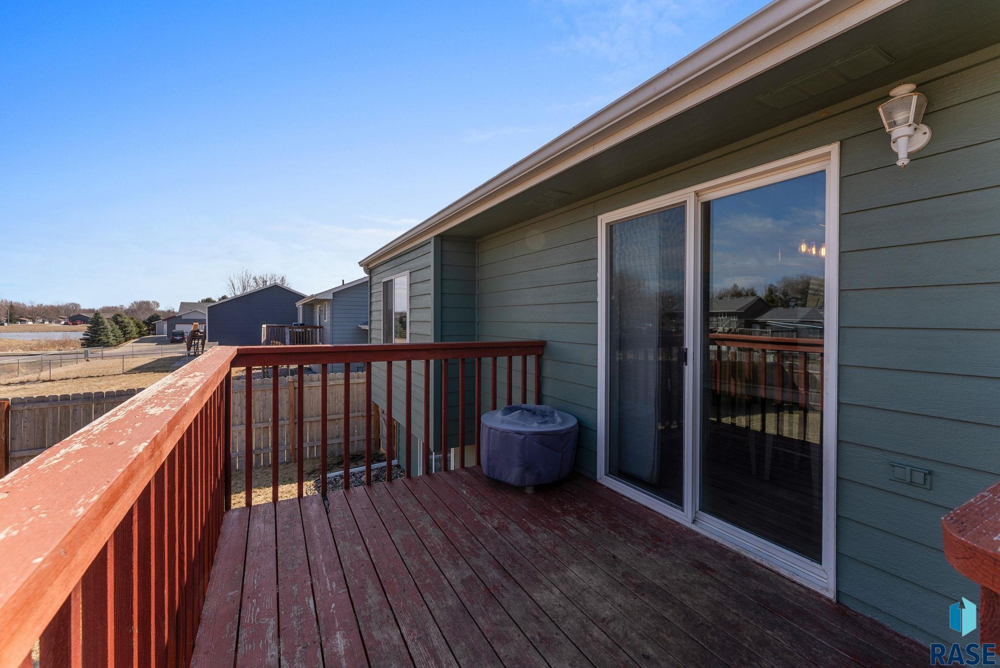 Sioux Falls, South Dakota 57106, United States, 3 Bedrooms Bedrooms, ,2 BathroomsBathrooms,Residential,Contingent,102372