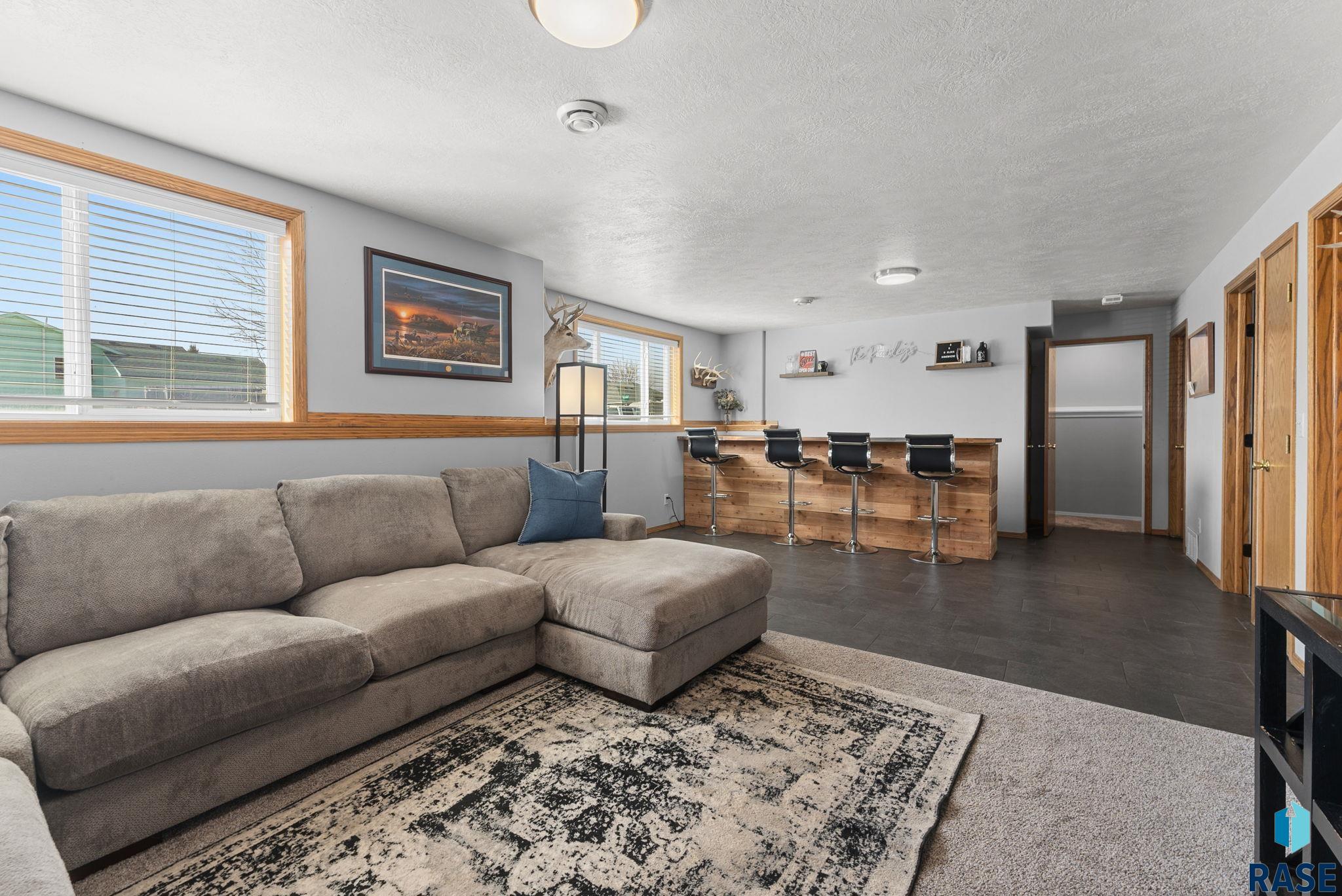 Sioux Falls, South Dakota 57106, United States, 3 Bedrooms Bedrooms, ,2 BathroomsBathrooms,Residential,Contingent,102372