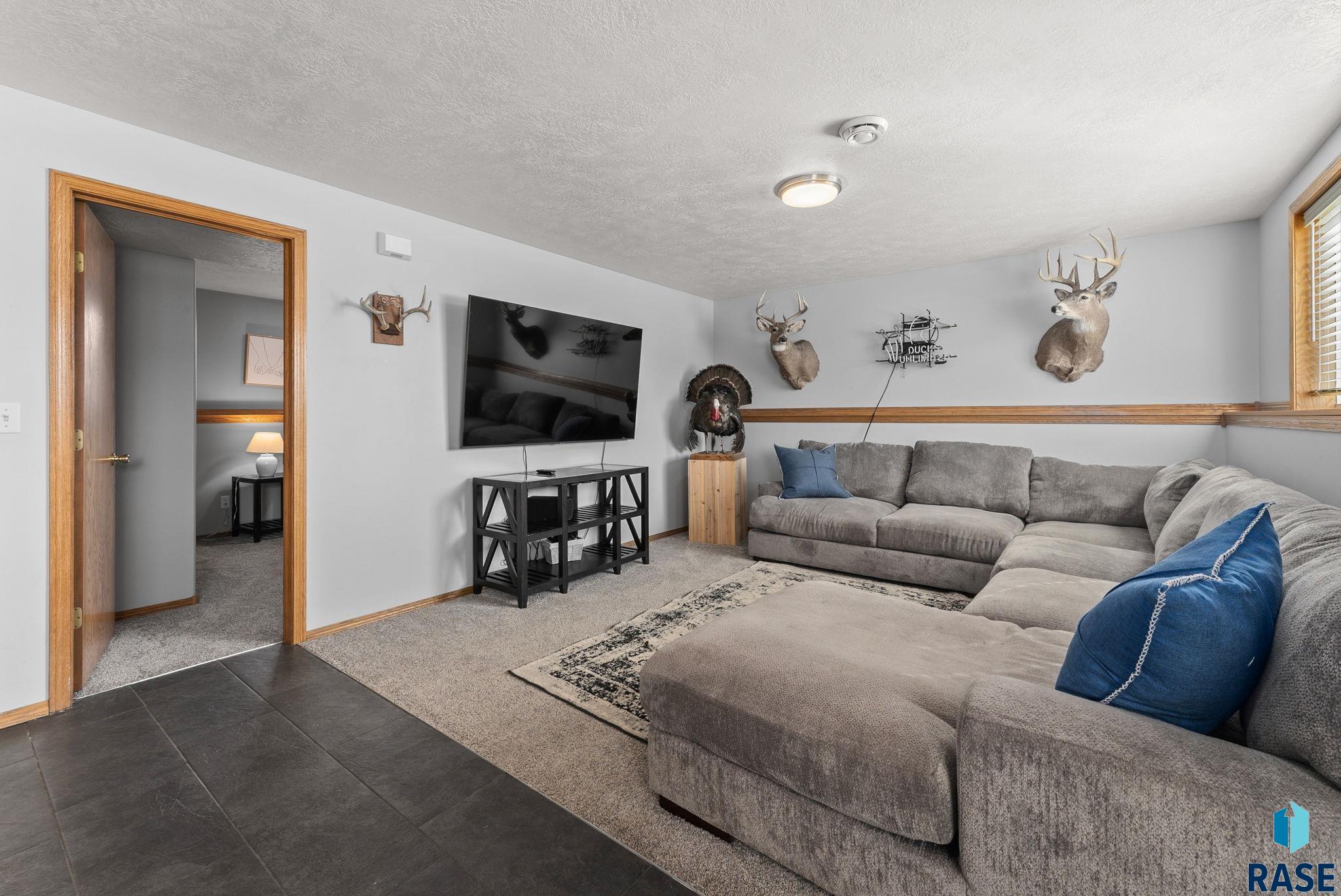 Sioux Falls, South Dakota 57106, United States, 3 Bedrooms Bedrooms, ,2 BathroomsBathrooms,Residential,Contingent,102372