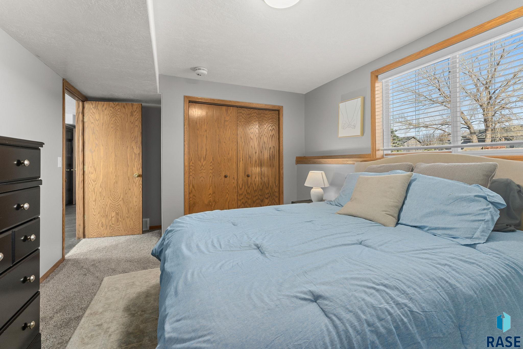 Sioux Falls, South Dakota 57106, United States, 3 Bedrooms Bedrooms, ,2 BathroomsBathrooms,Residential,Contingent,102372