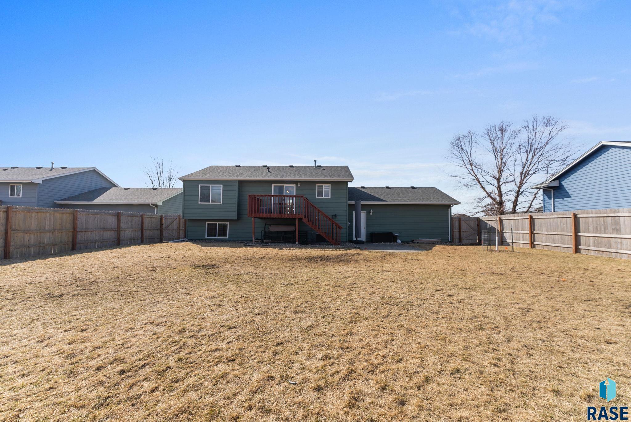 Sioux Falls, South Dakota 57106, United States, 3 Bedrooms Bedrooms, ,2 BathroomsBathrooms,Residential,Contingent,102372