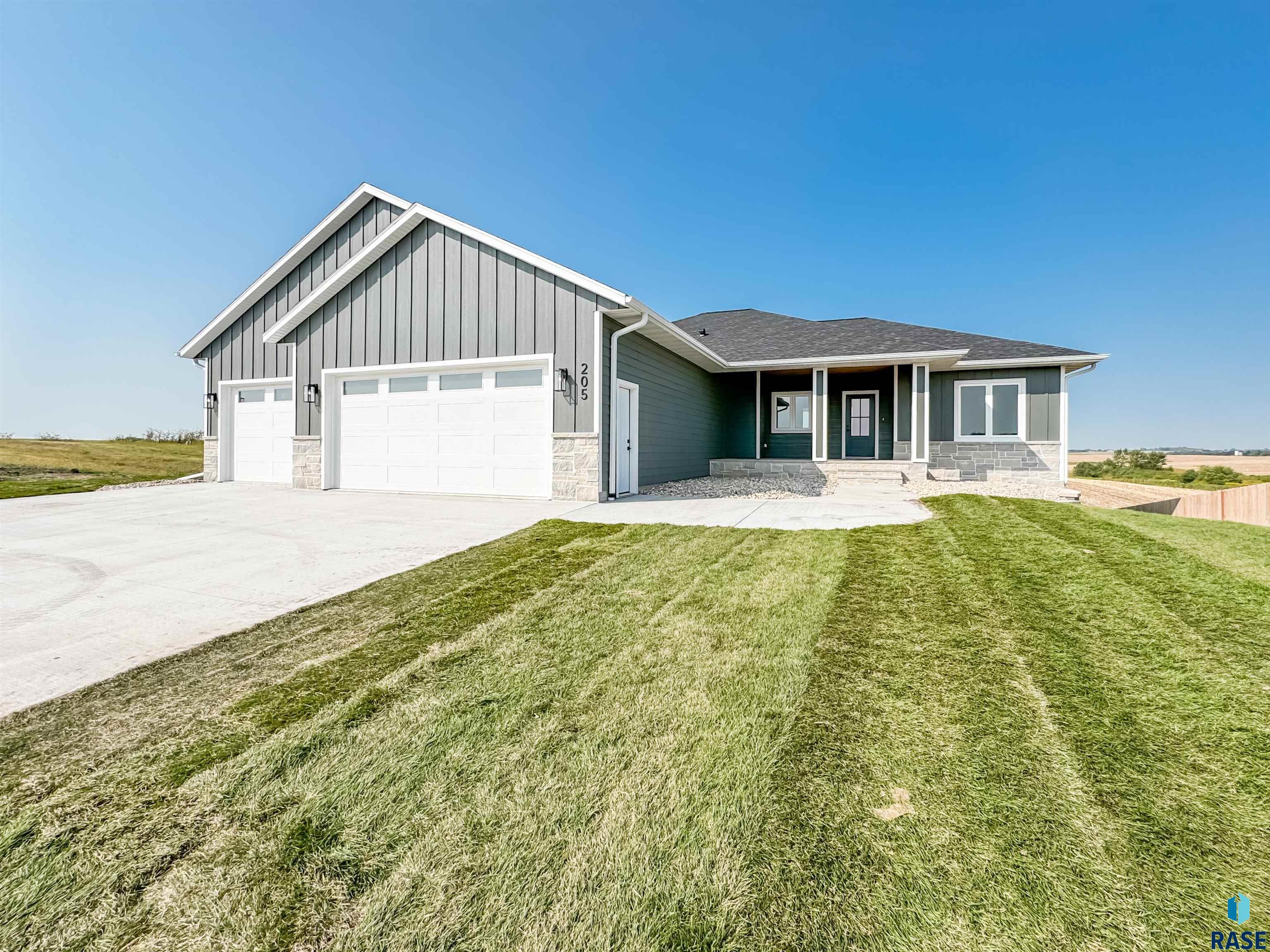 205 W Willow Trl Trail, Crooks, South Dakota image 1