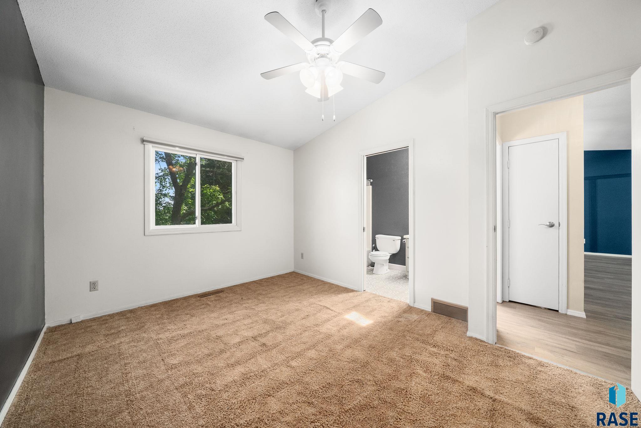 Sioux Falls, South Dakota 57110, United States, 3 Bedrooms Bedrooms, ,2 BathroomsBathrooms,Residential,Active,178704