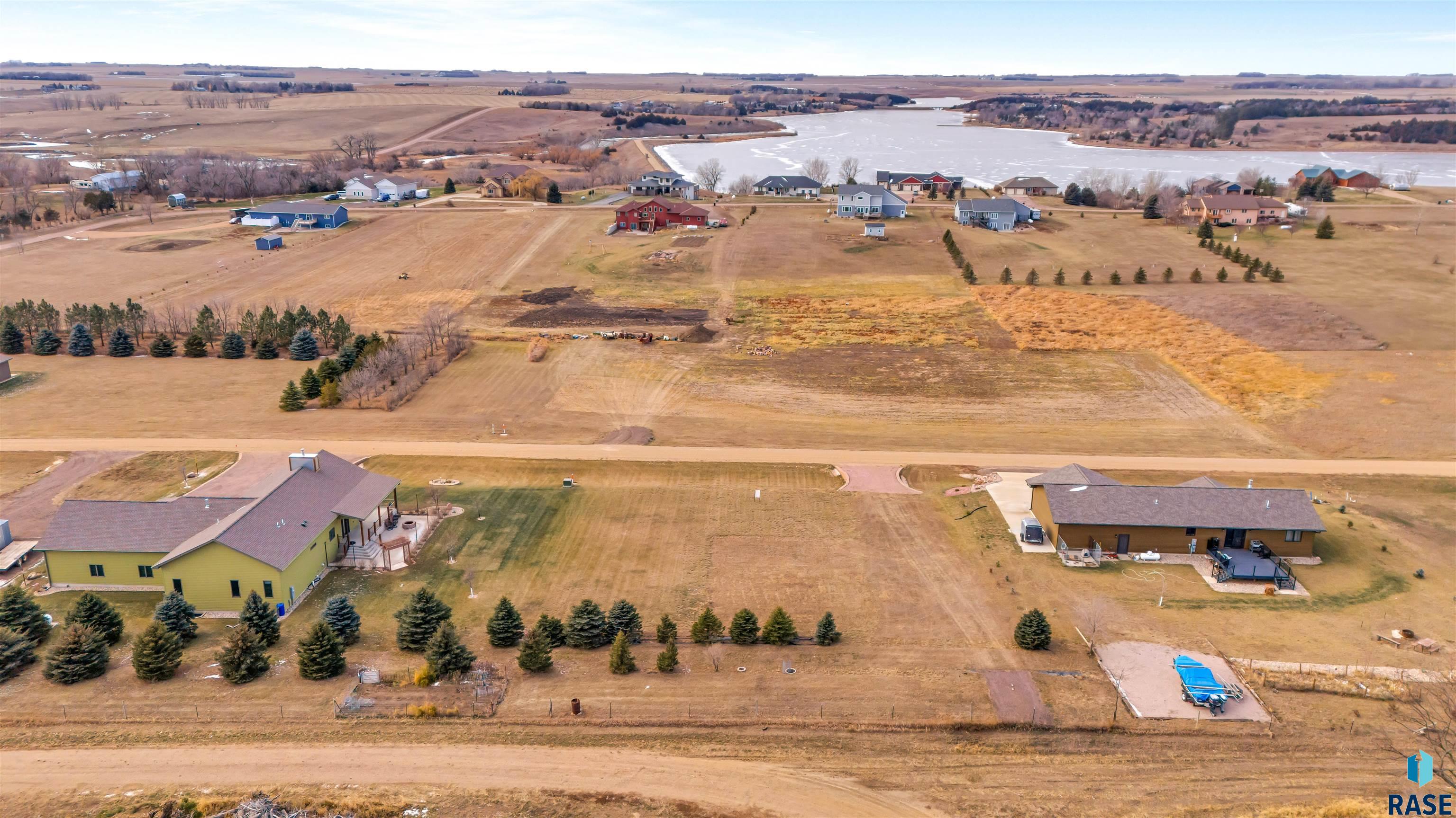 26182 Reed Ct Court, Canistota, South Dakota image 5