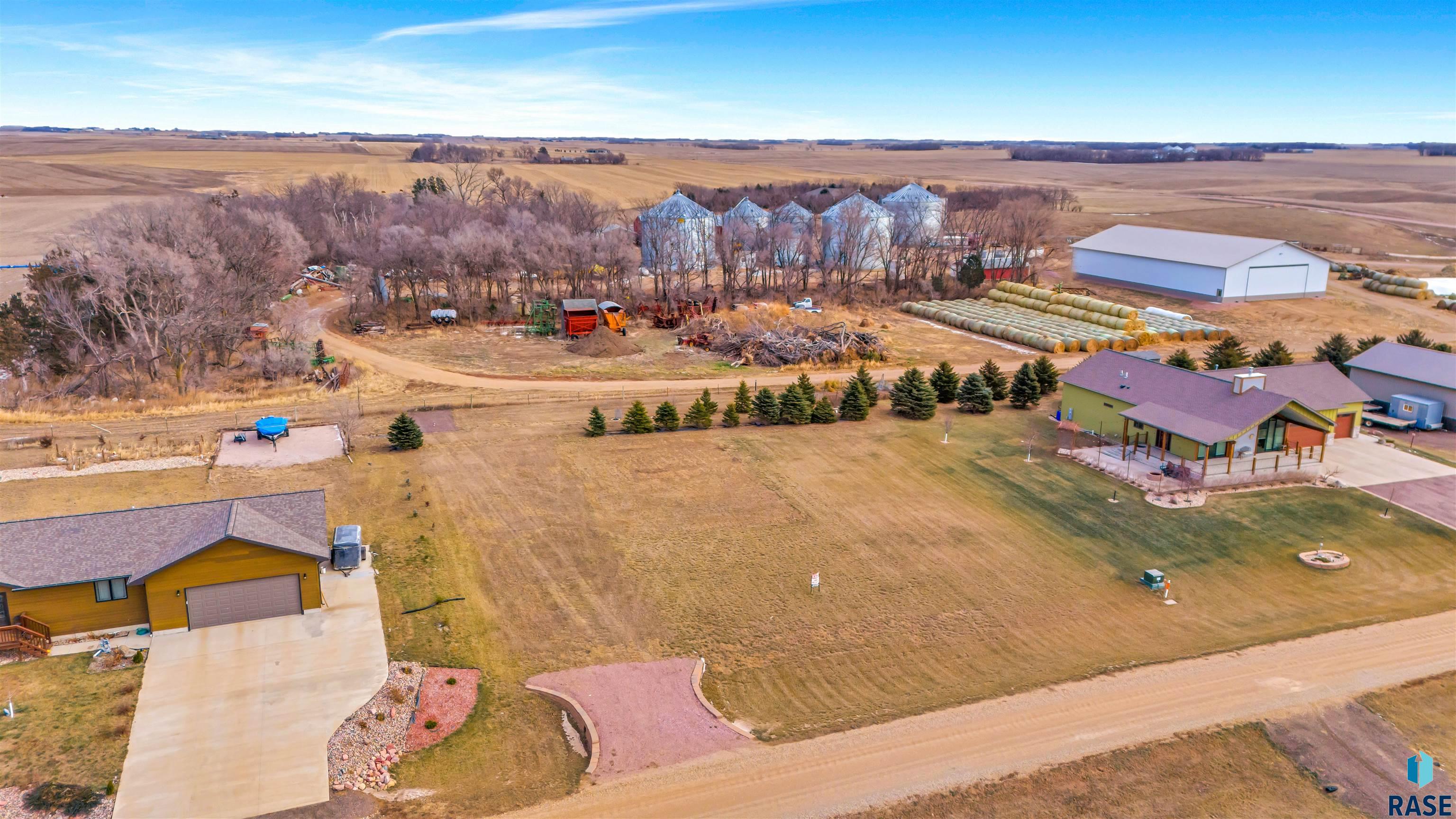 26182 Reed Ct Court, Canistota, South Dakota image 7