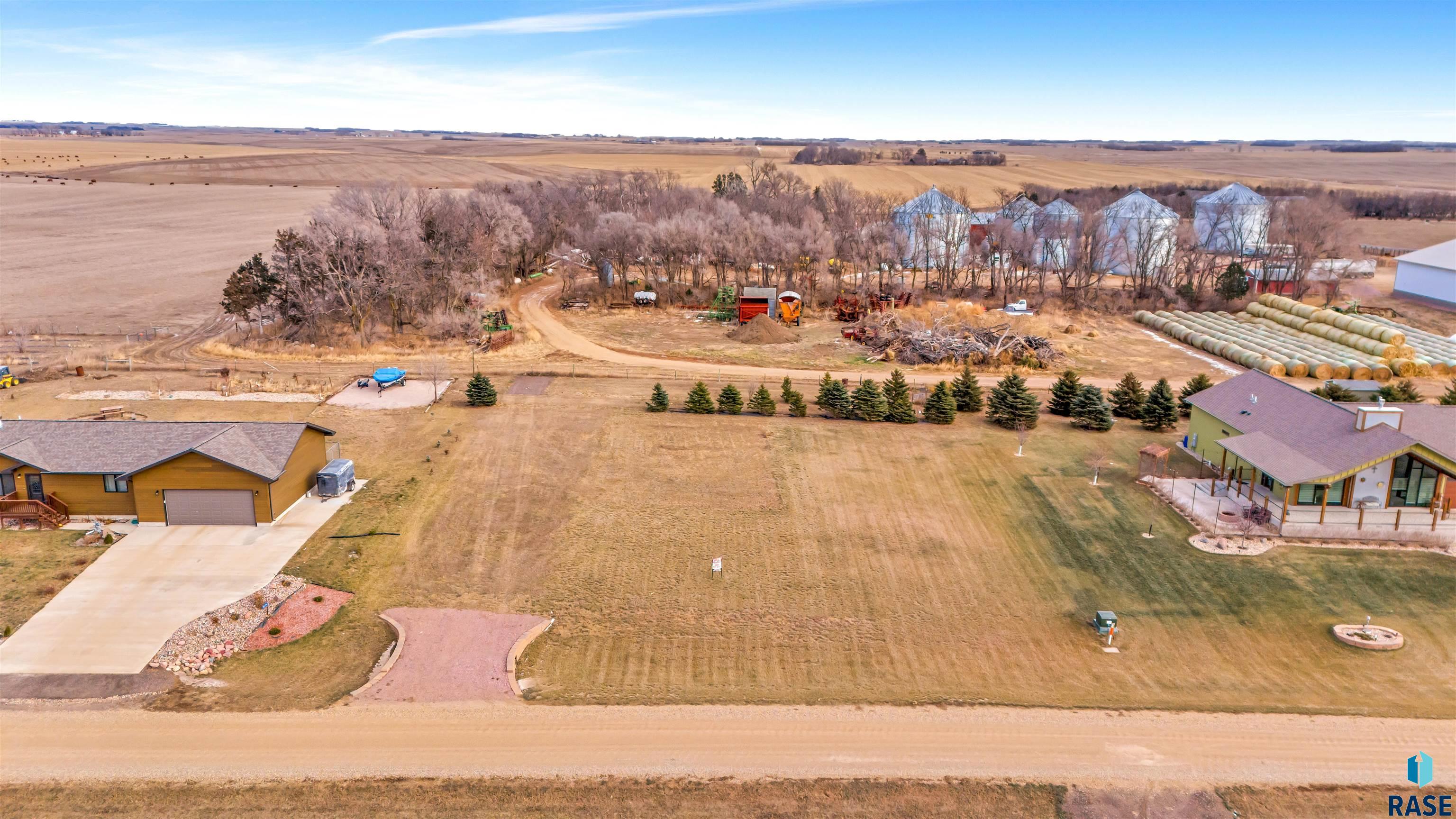 26182 Reed Ct Court, Canistota, South Dakota image 8