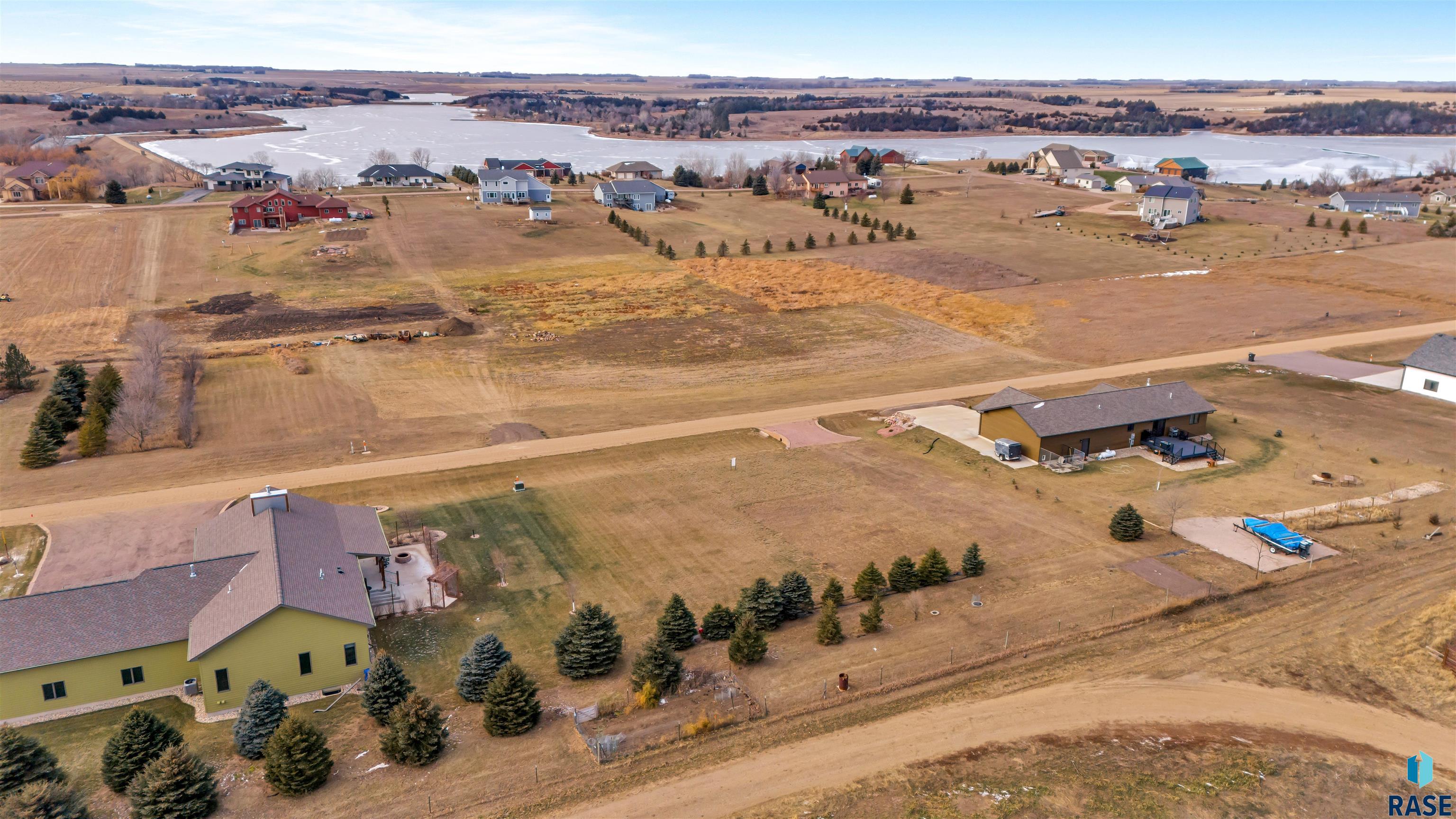 26182 Reed Ct Court, Canistota, South Dakota image 4