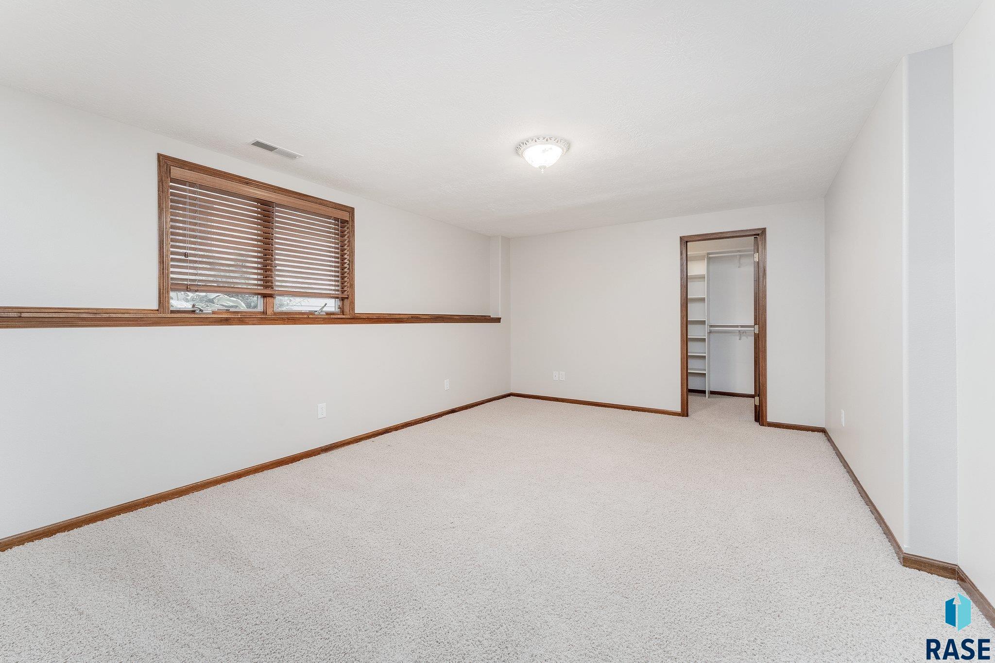 3709 S Pillsberry Ave Avenue, Sioux Falls, New Jersey image 44