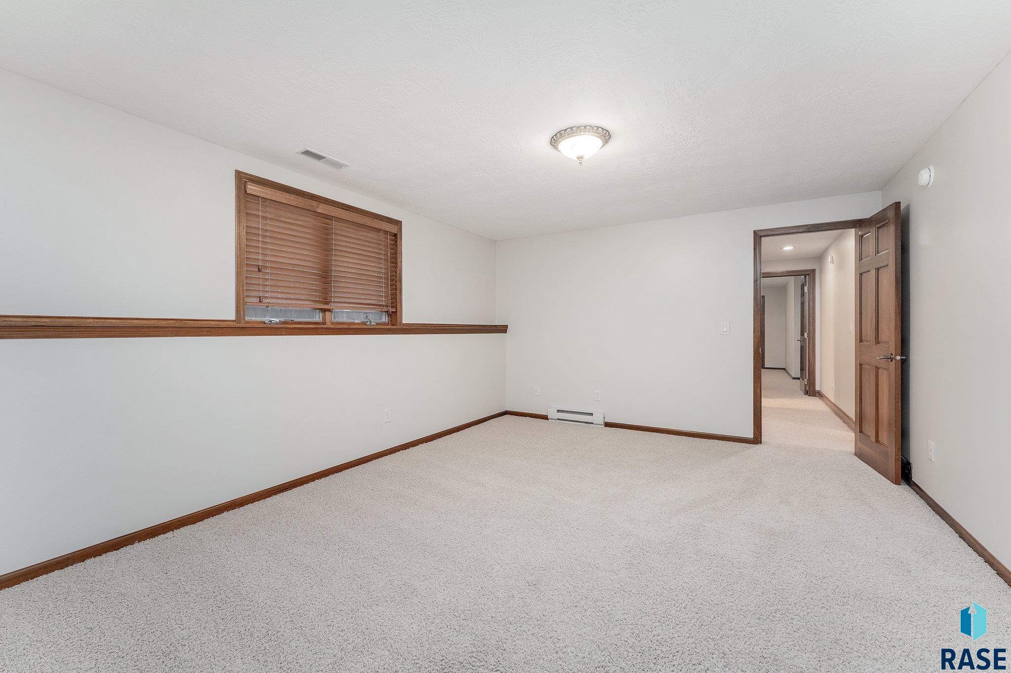 3709 S Pillsberry Ave Avenue, Sioux Falls, New Jersey image 42
