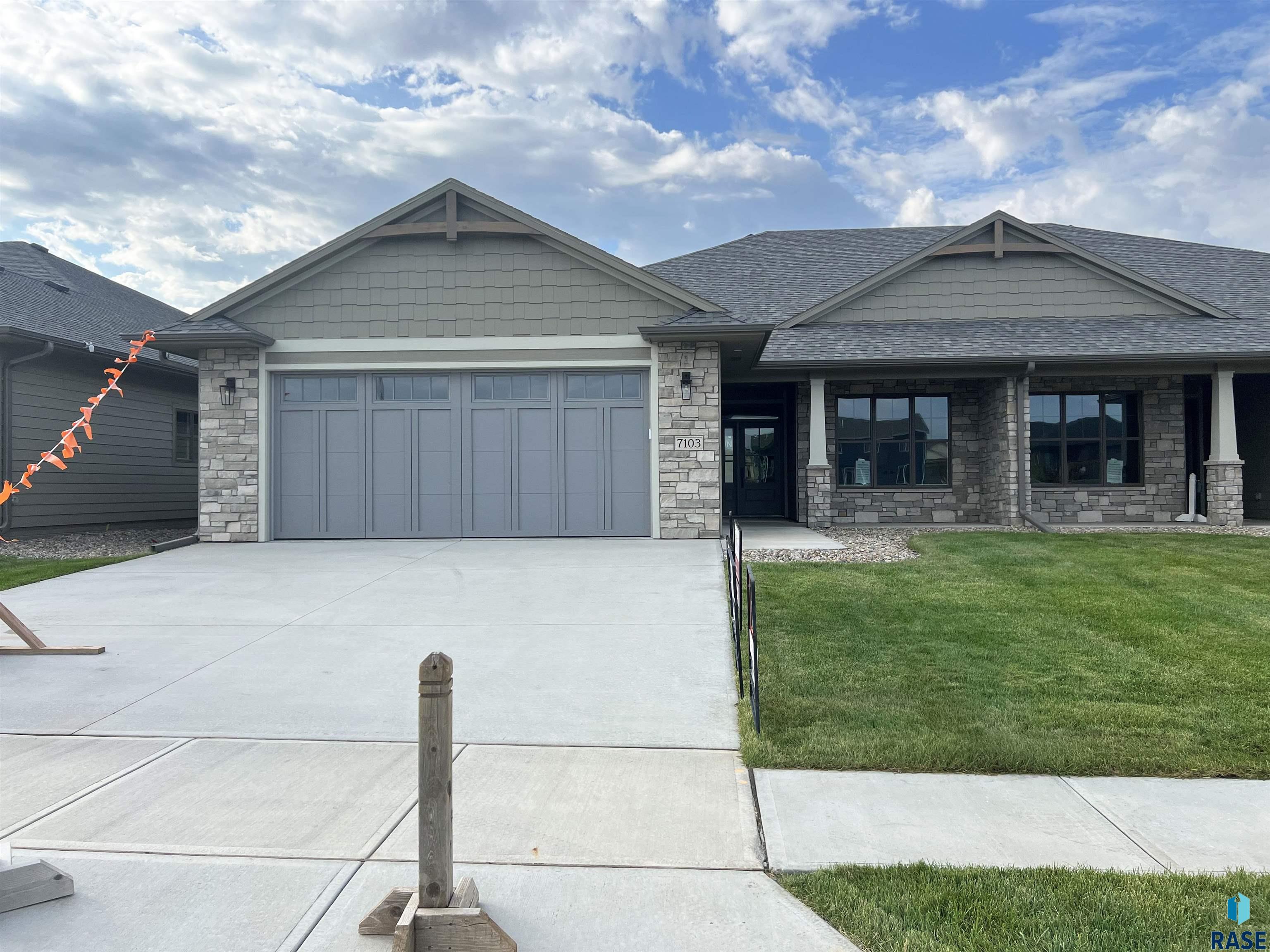 7103 E Copper Stone Cir Circle, Sioux Falls, South Dakota image 1