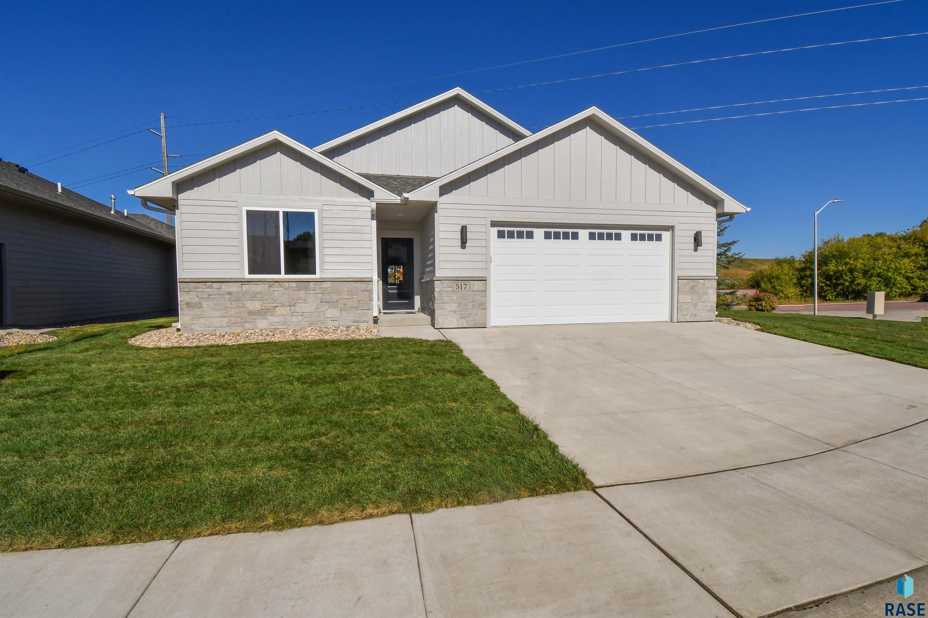 517 N Woodland Ct Court, Brandon, South Dakota image 1