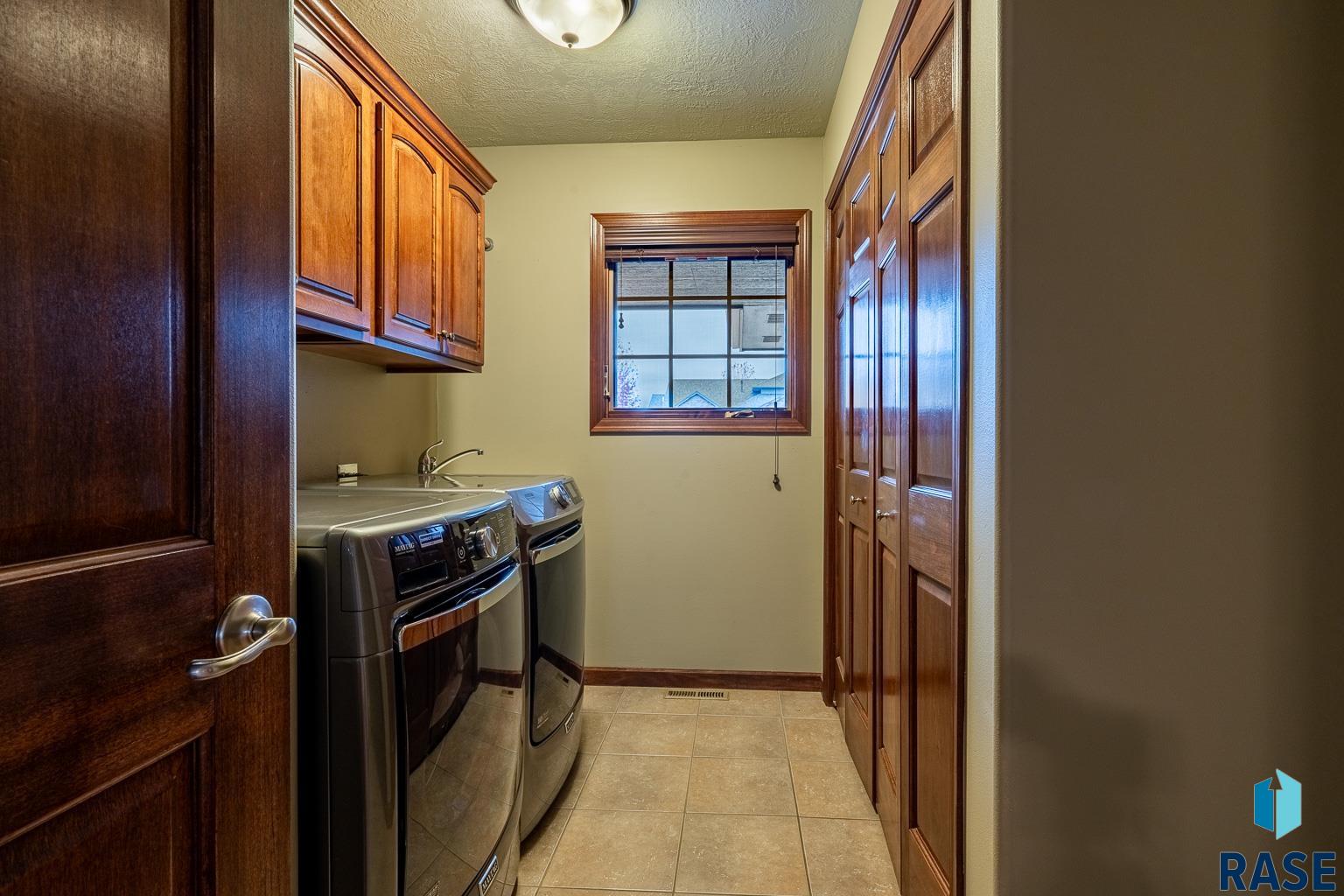 1313 W Stonegate Dr Drive, Sioux Falls, South Dakota image 10