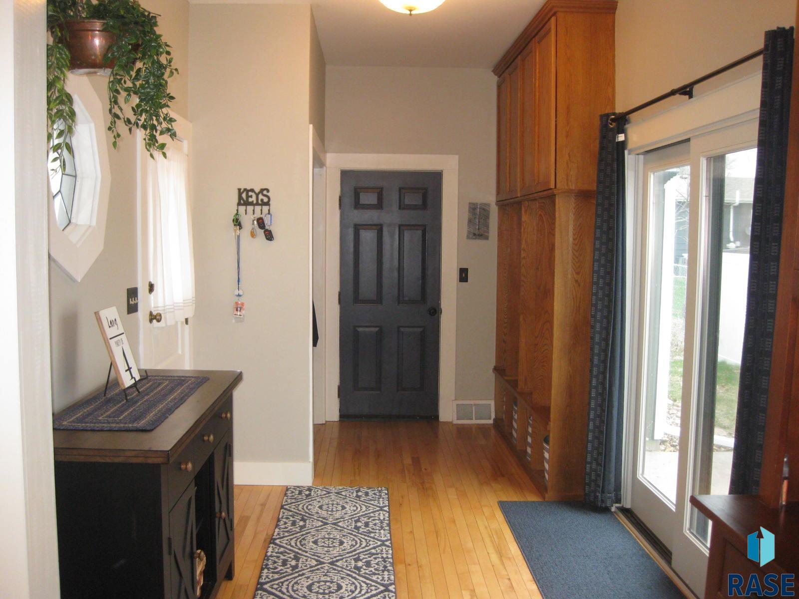 710 E 7th St Street, Dell Rapids, South Dakota image 22