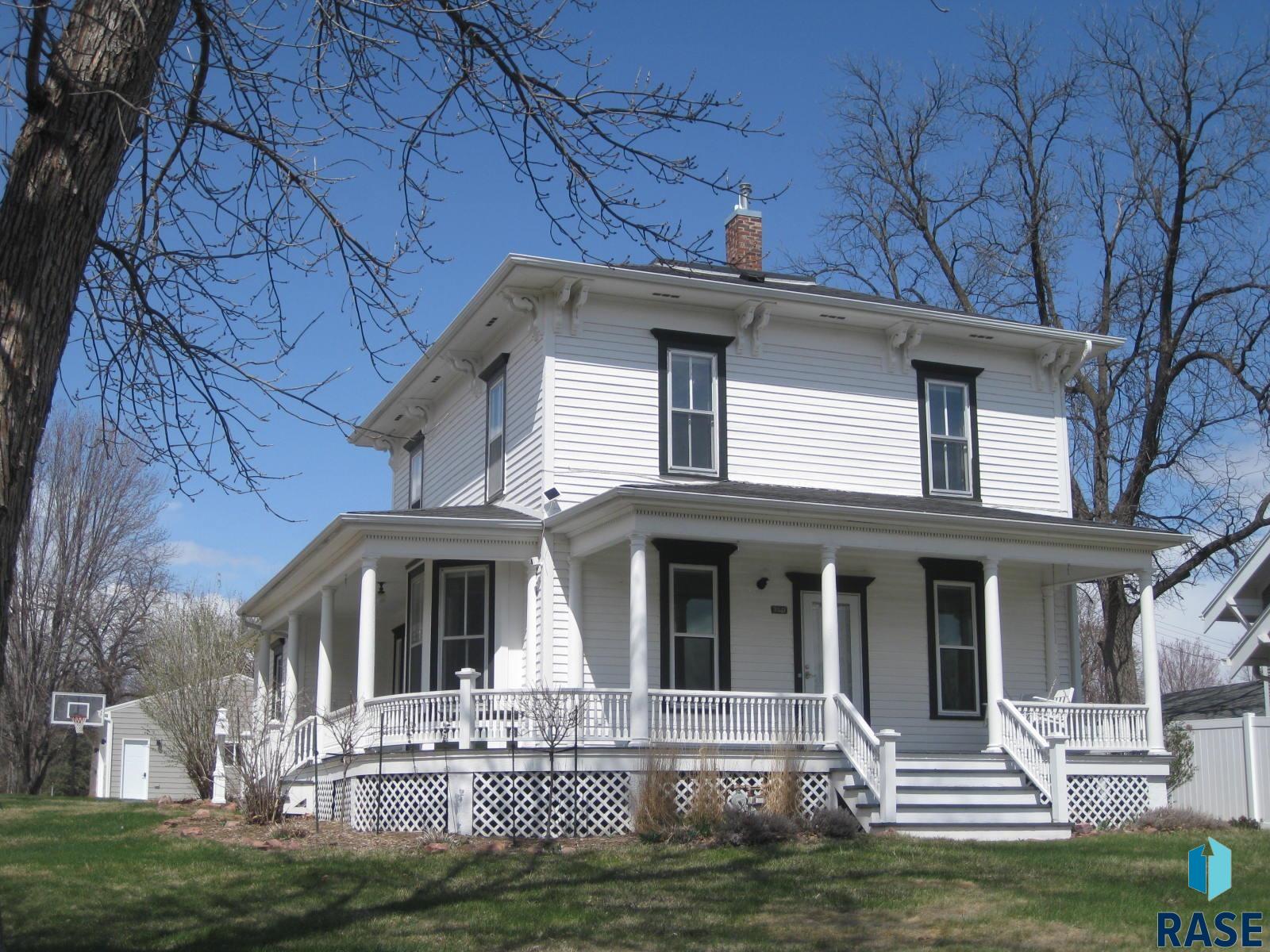 710 E 7th St Street, Dell Rapids, South Dakota image 1