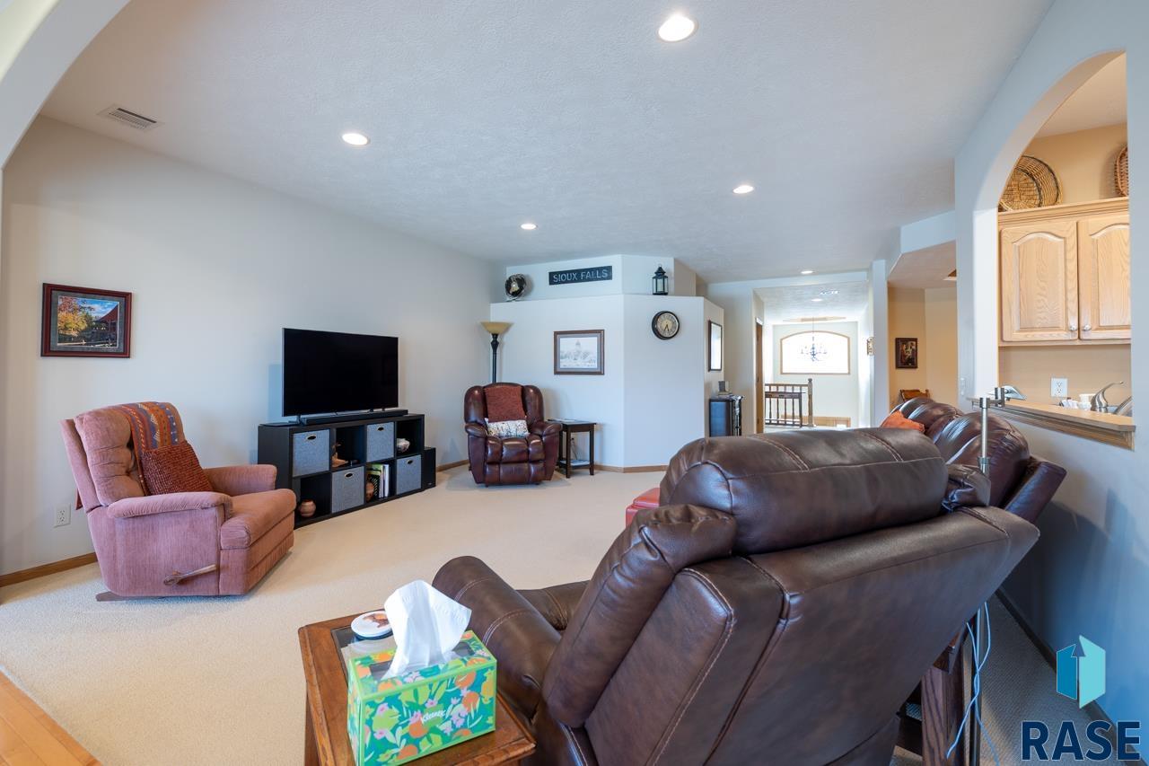 5918 S Grand Lodge Pl Place, Sioux Falls, New Jersey image 3