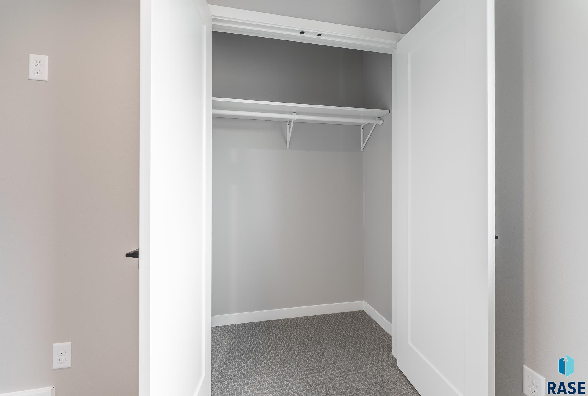 Harrisburg, South Dakota 57032, United States, 6 Bedrooms Bedrooms, ,5 BathroomsBathrooms,Residential,Contingent,13125