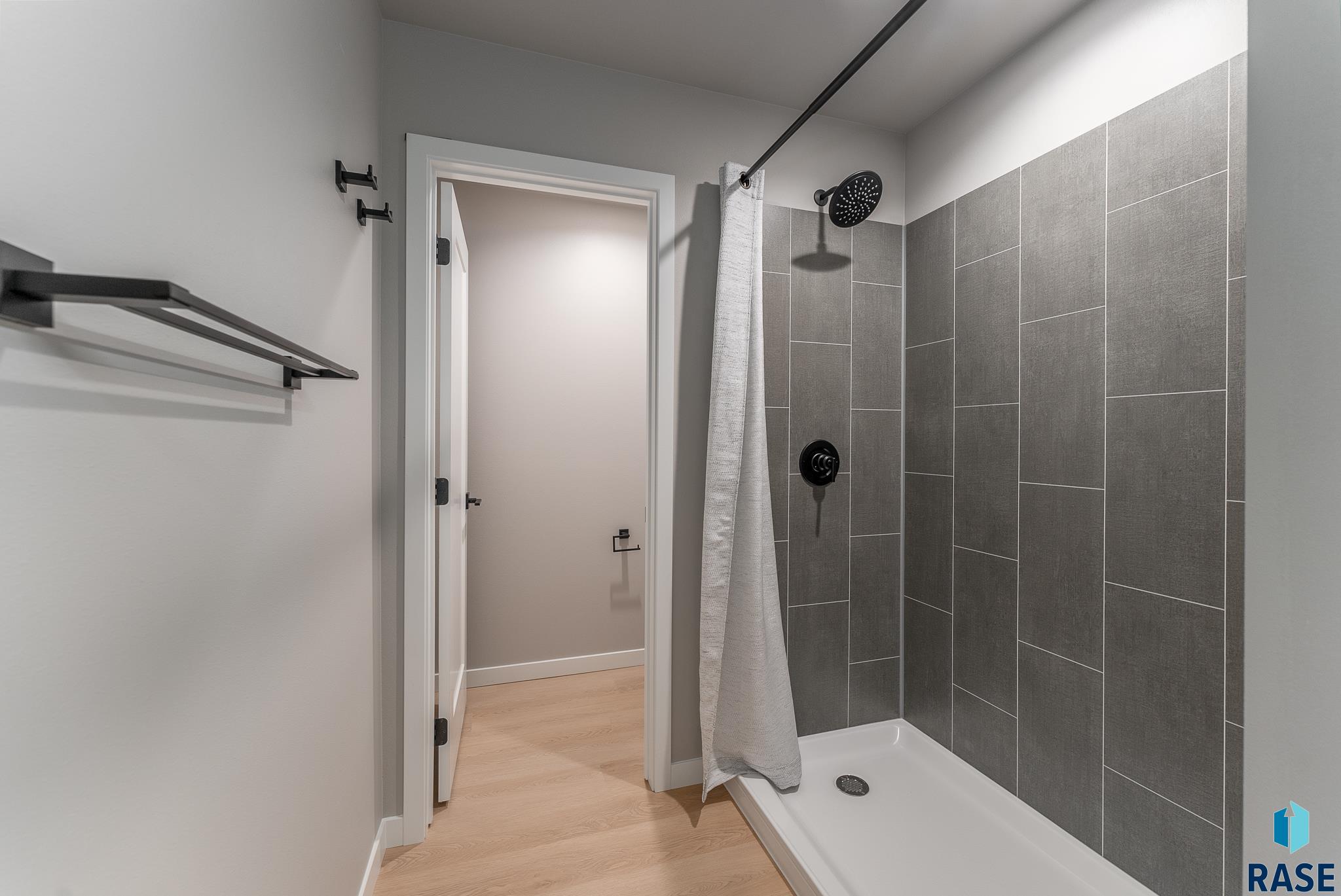 Harrisburg, South Dakota 57032, United States, 6 Bedrooms Bedrooms, ,5 BathroomsBathrooms,Residential,Contingent,13125