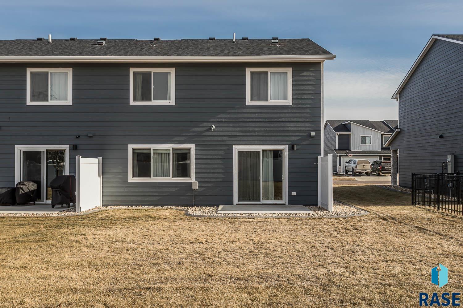 Harrisburg, South Dakota 57032, United States, 6 Bedrooms Bedrooms, ,5 BathroomsBathrooms,Residential,Contingent,13125