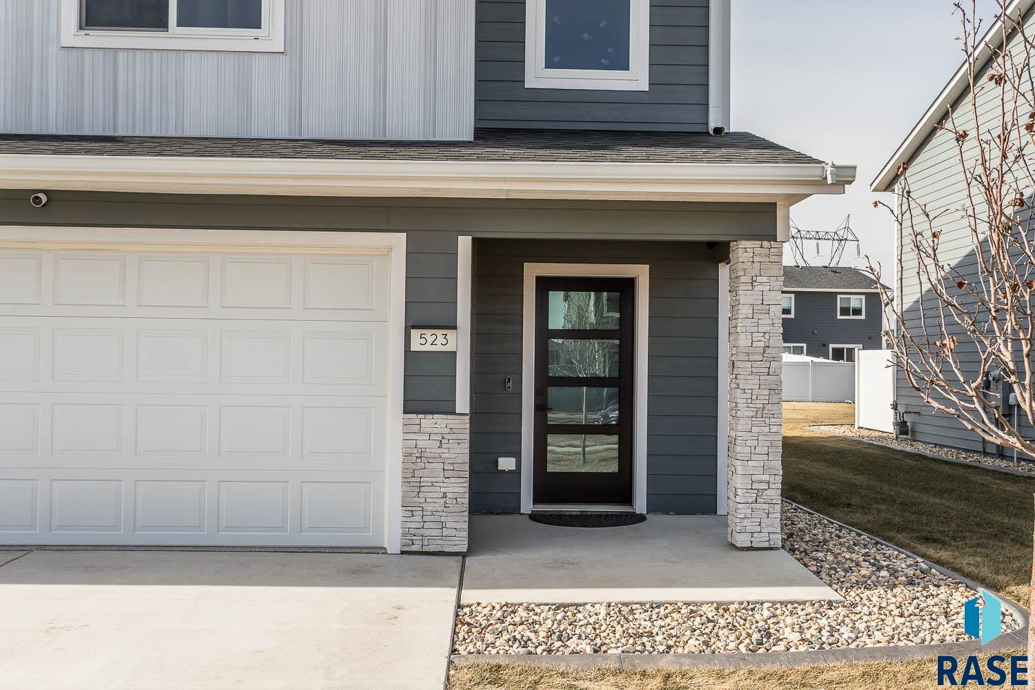 Harrisburg, South Dakota 57032, United States, 6 Bedrooms Bedrooms, ,5 BathroomsBathrooms,Residential,Contingent,13125