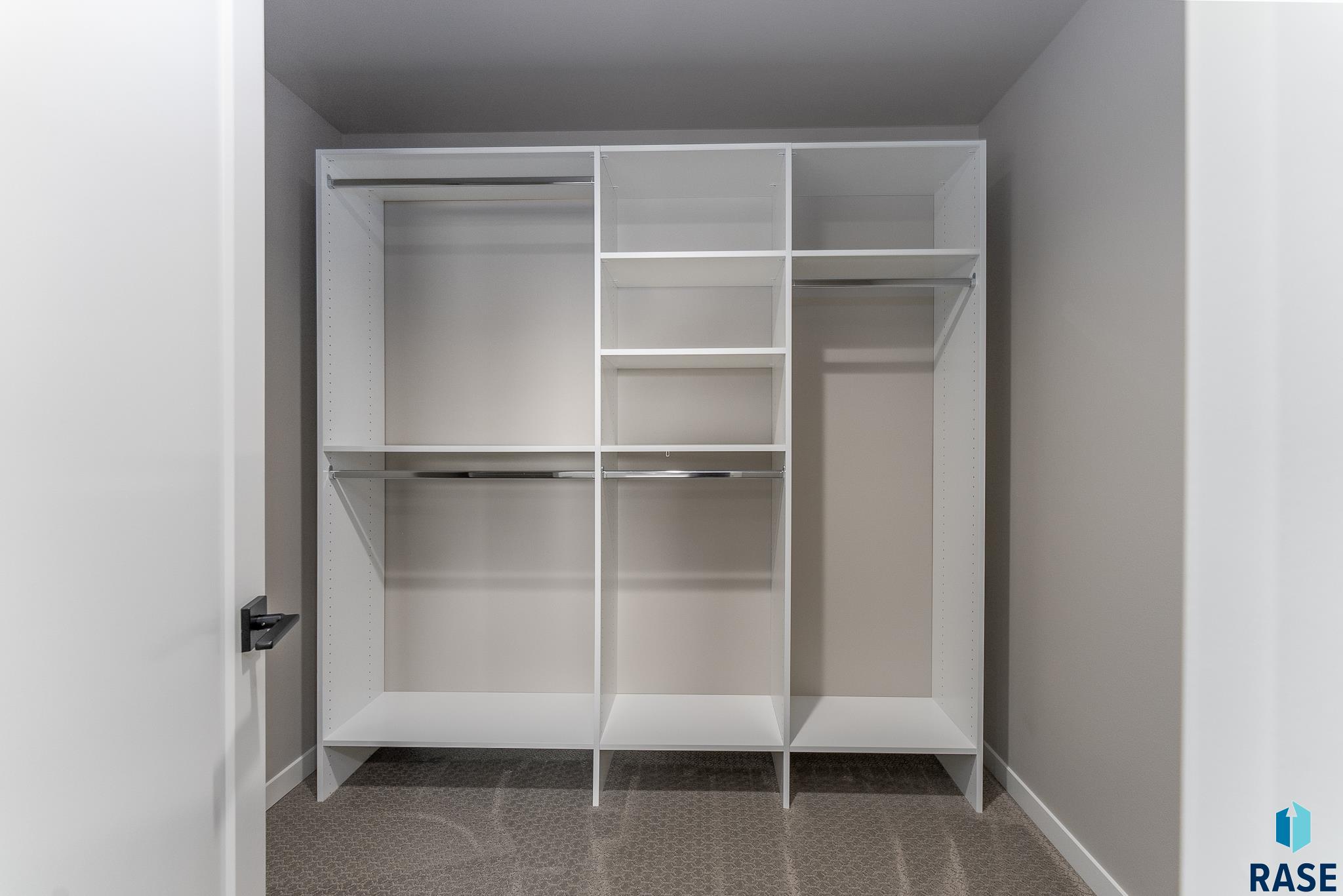 Harrisburg, South Dakota 57032, United States, 6 Bedrooms Bedrooms, ,5 BathroomsBathrooms,Residential,Contingent,13125