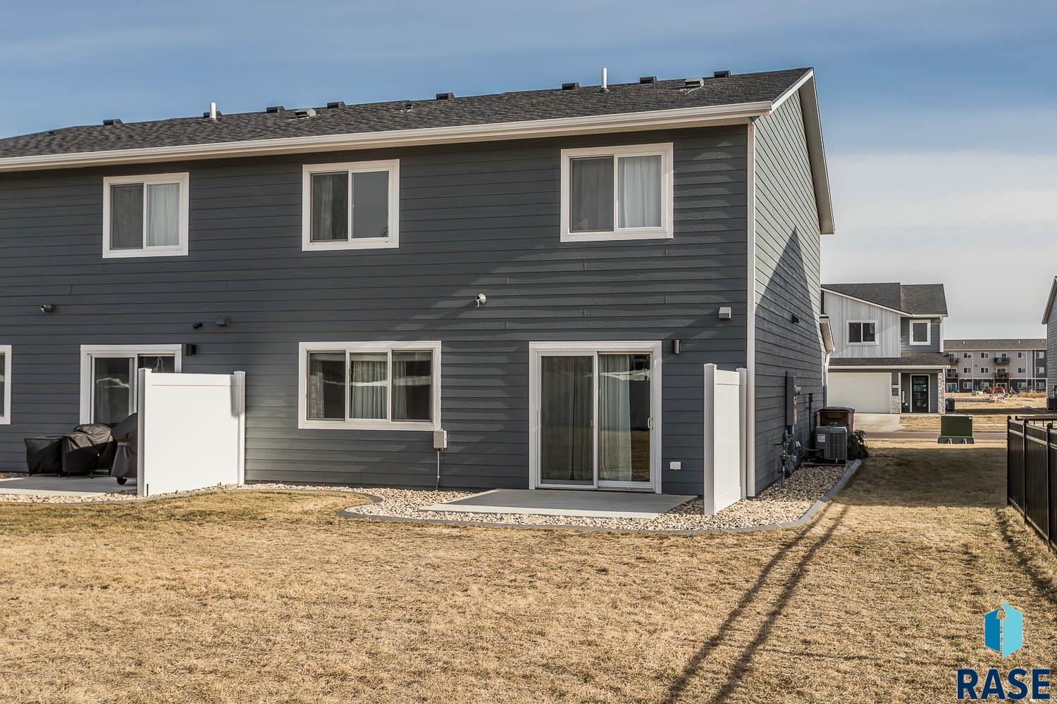 Harrisburg, South Dakota 57032, United States, 6 Bedrooms Bedrooms, ,5 BathroomsBathrooms,Residential,Contingent,13125